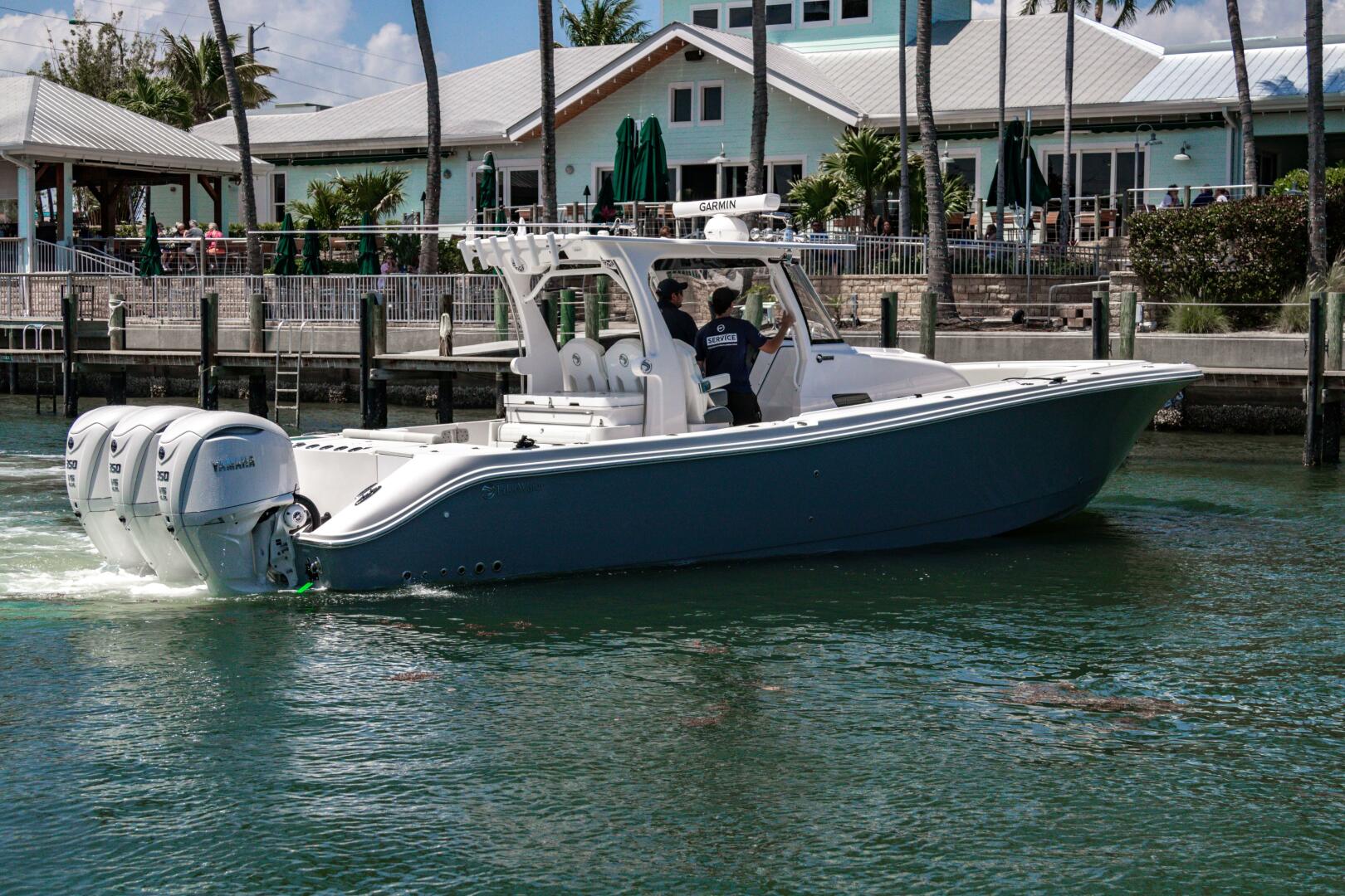 2025 Edgewater 370CC - photo 3