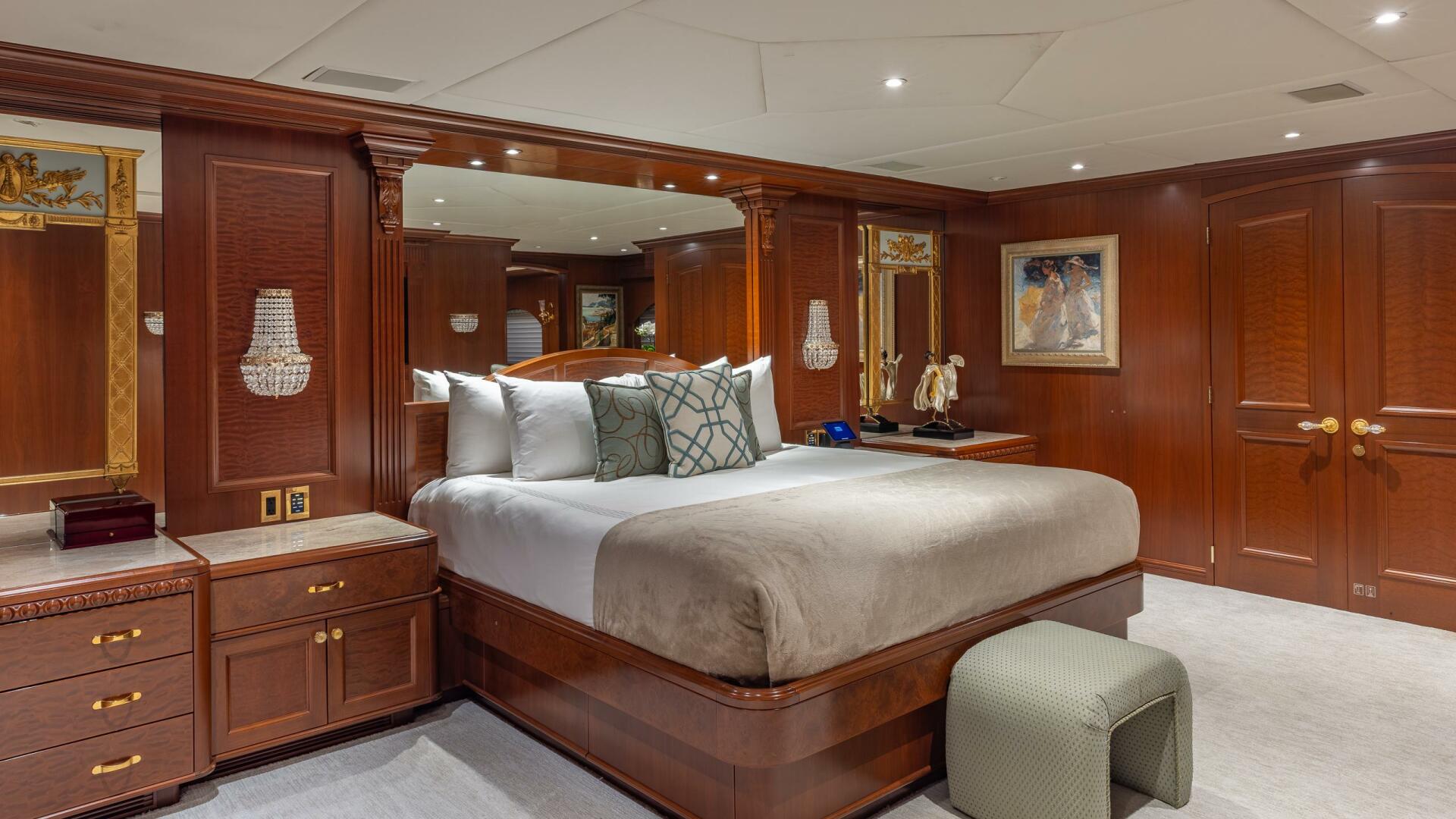 2001 Trinity Yachts Tri-Deck MY "RELENTLESS" - photo 3