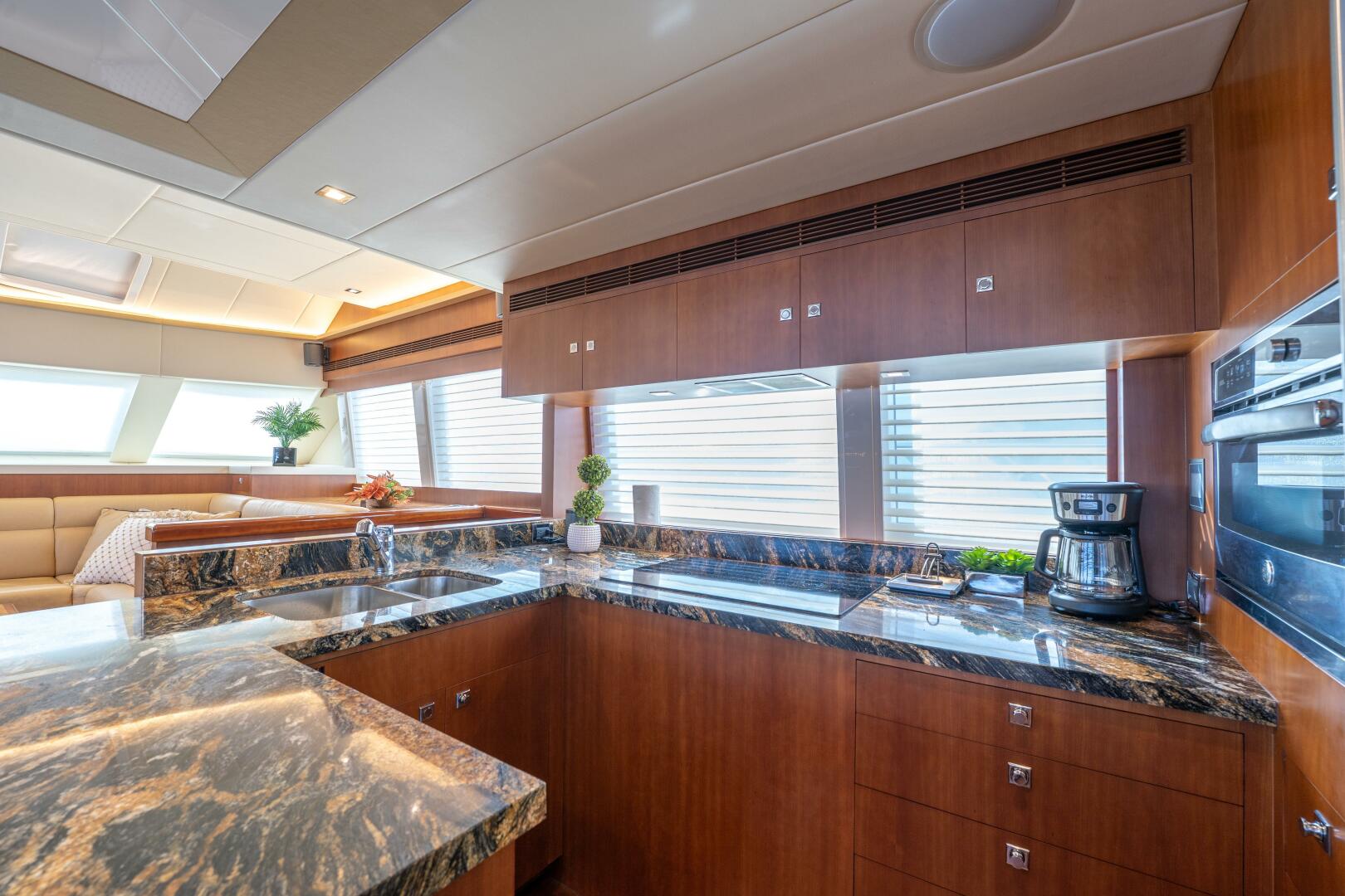 2016 Horizon PC52 "Island Girl" - photo 3