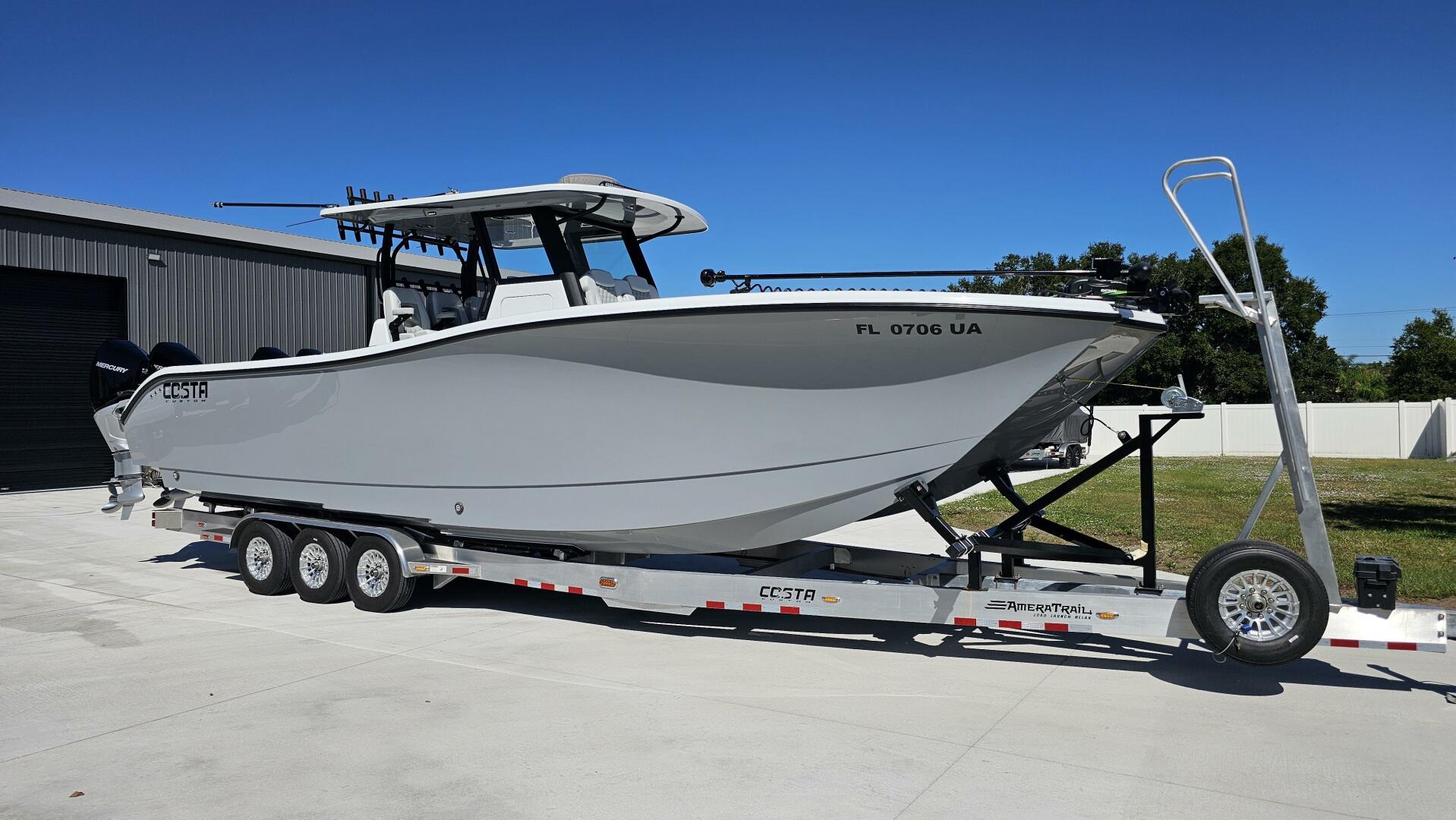 2025 Costa Custom 34SV - photo 2