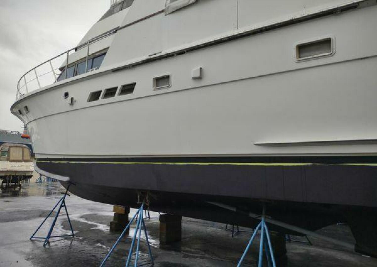 1996 Hatteras 50' Sport Deck "Heartbeat" - photo 3