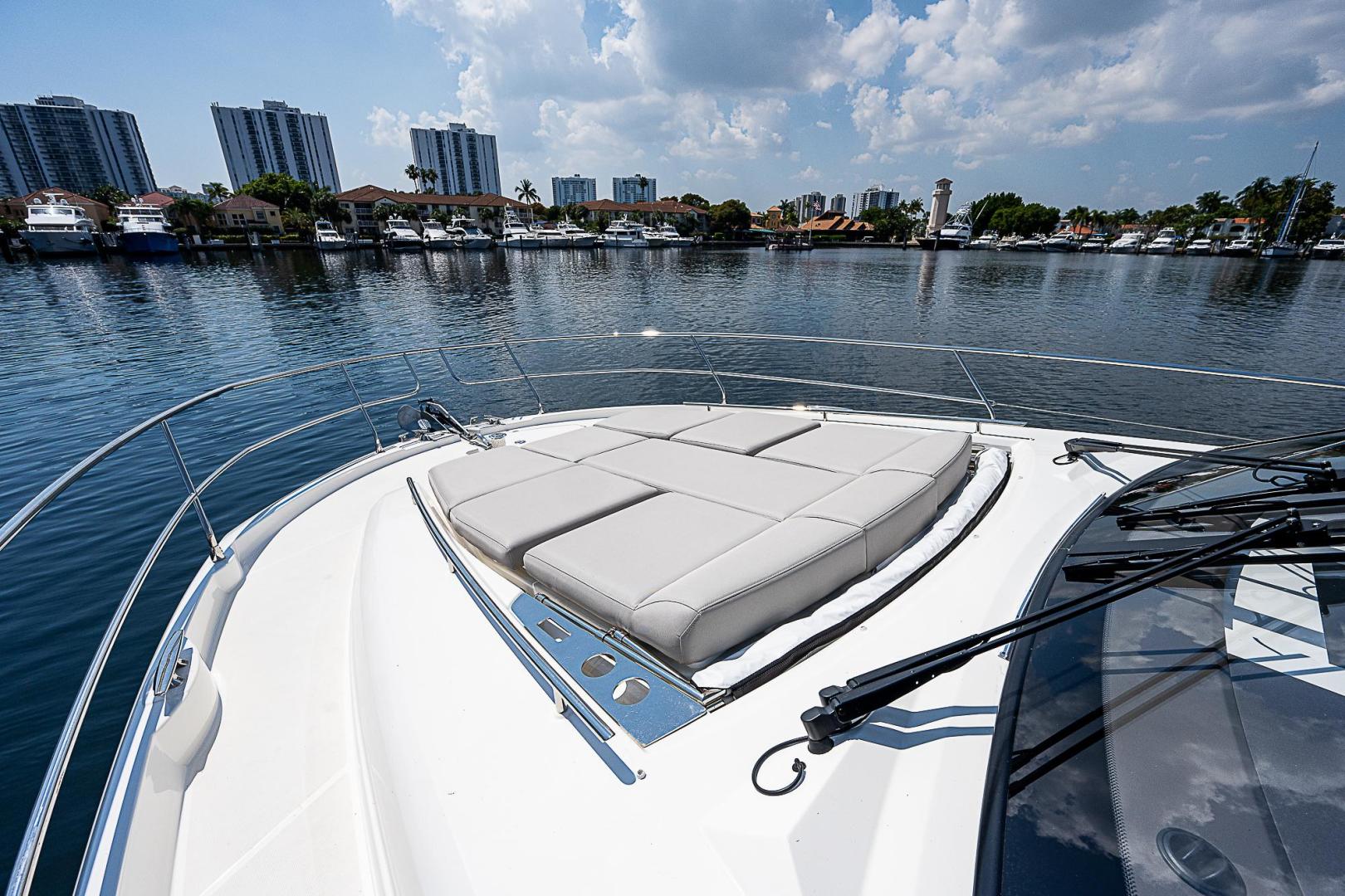 2022 Prestige 520 Fly "Miss K" - photo 3