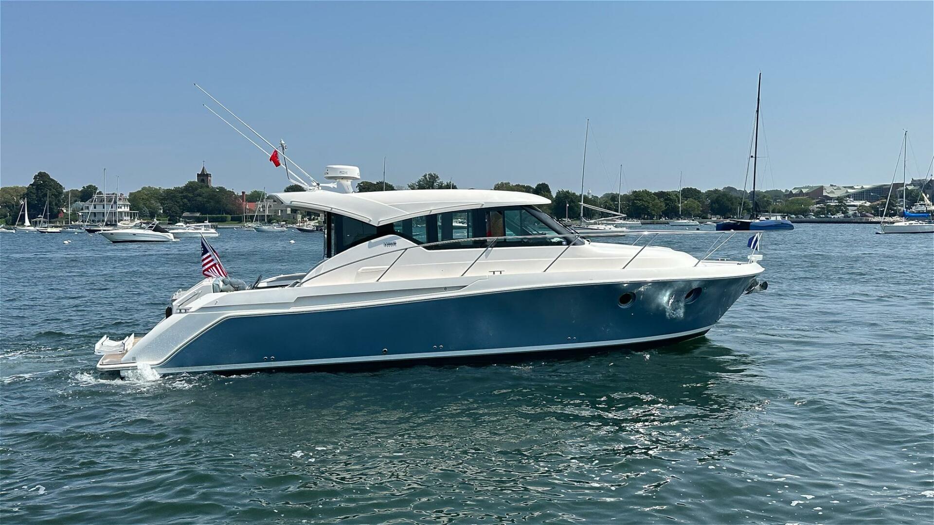 2017 Tiara Yachts C39 Coupe "Silver Lining" - photo 2