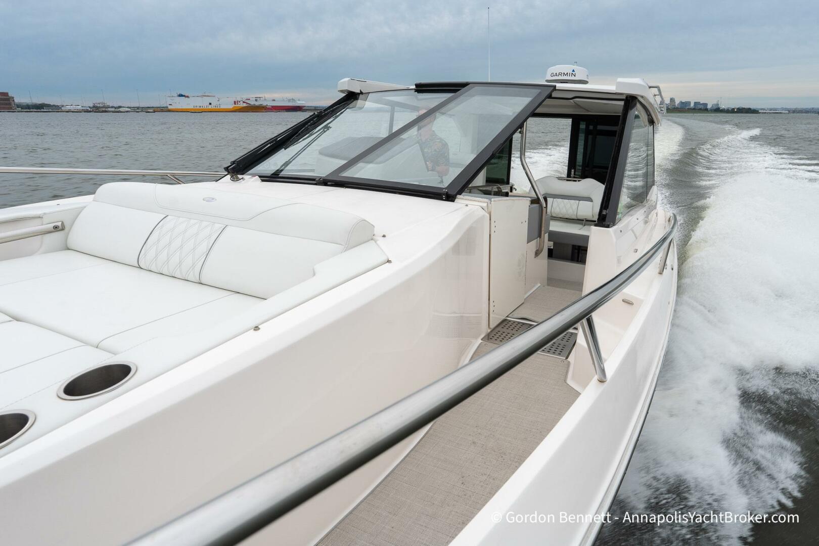 2024 Regal 36 XO "QSS Century" - photo 2