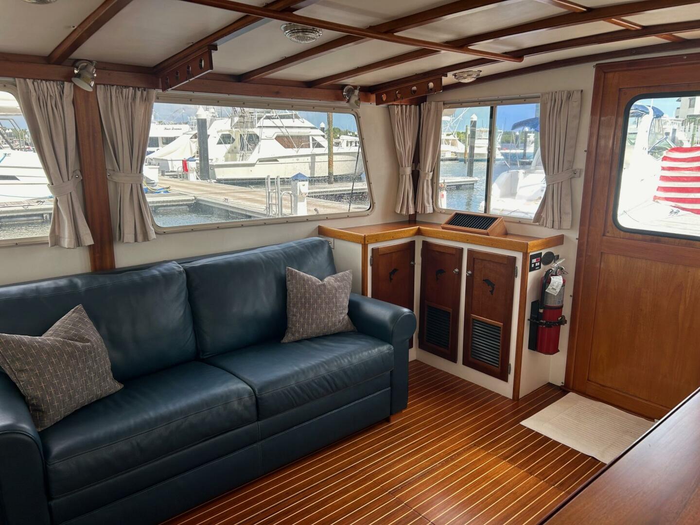 1987 Lyman-Morse Flybridge Cruiser "Bounder" - photo 2