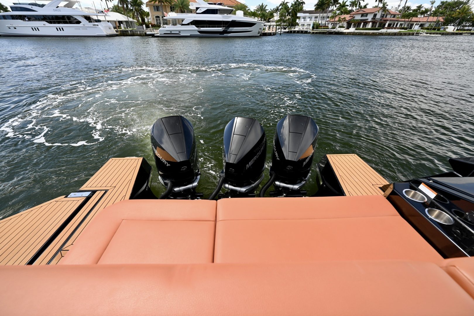 2022 Cruisers Yachts 38 GLS OB - photo 3
