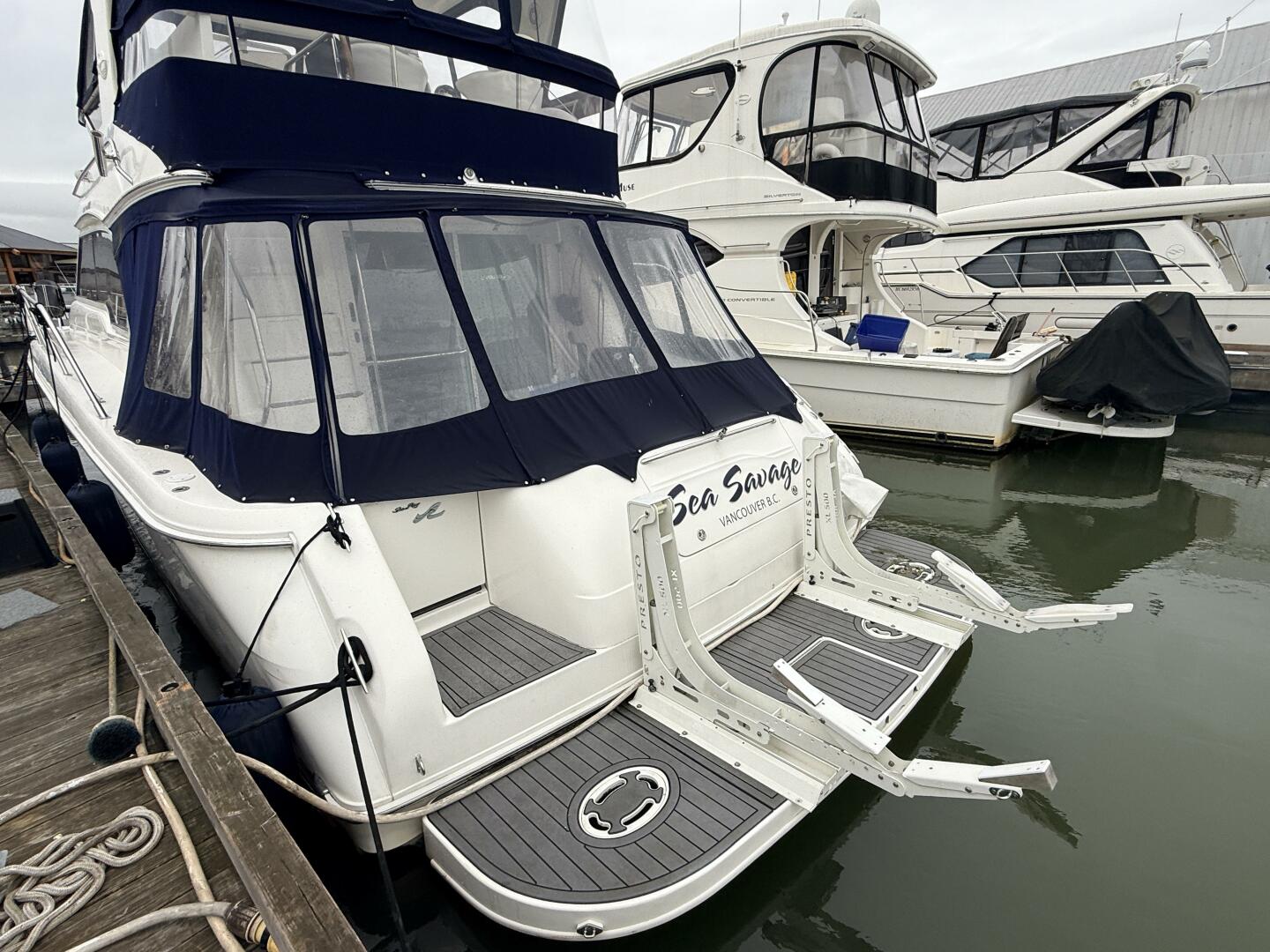 2000 Sea Ray 480 Sedan Bridge "Sea Savage" - photo 3