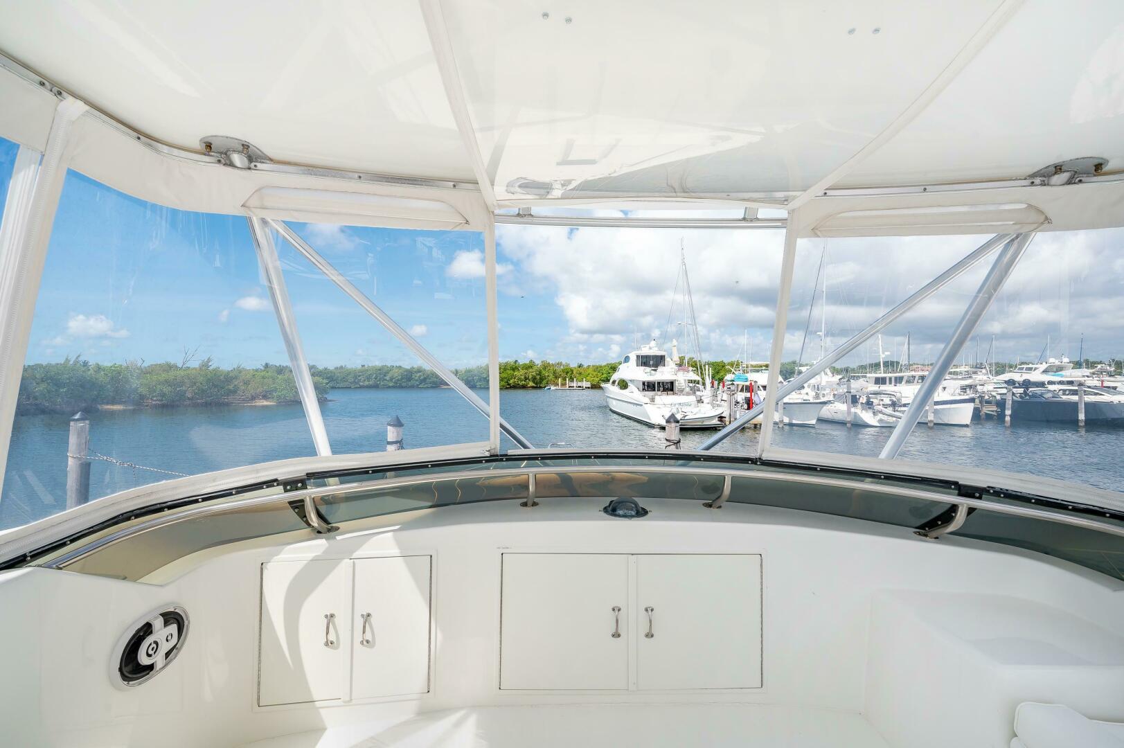 1992 Hatteras 50 Convertible "50 Hatteras Convertible / 1992" - photo 3