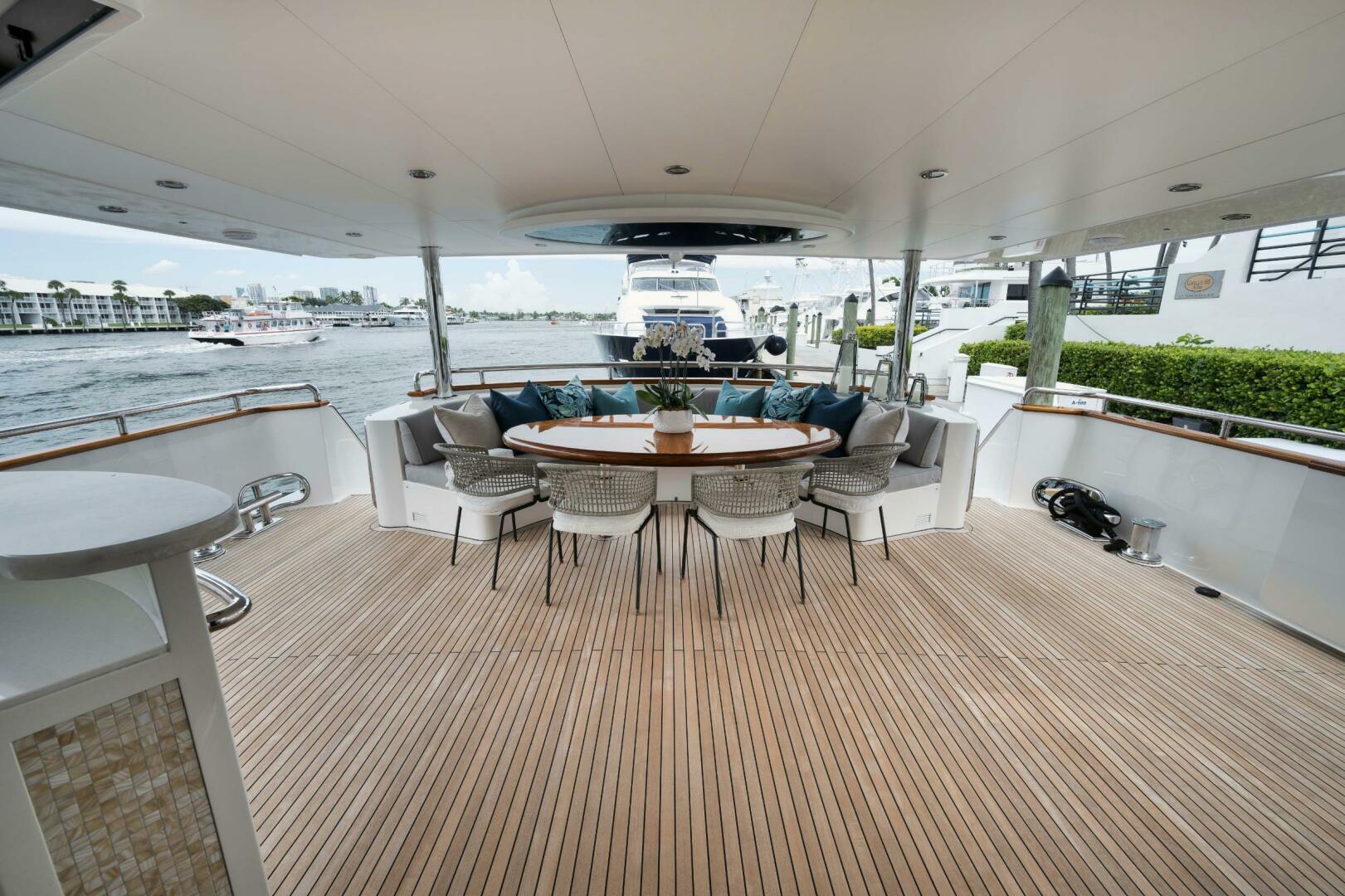 2012 Horizon P110 Tri-Deck "IN THE ZONE" - photo 2