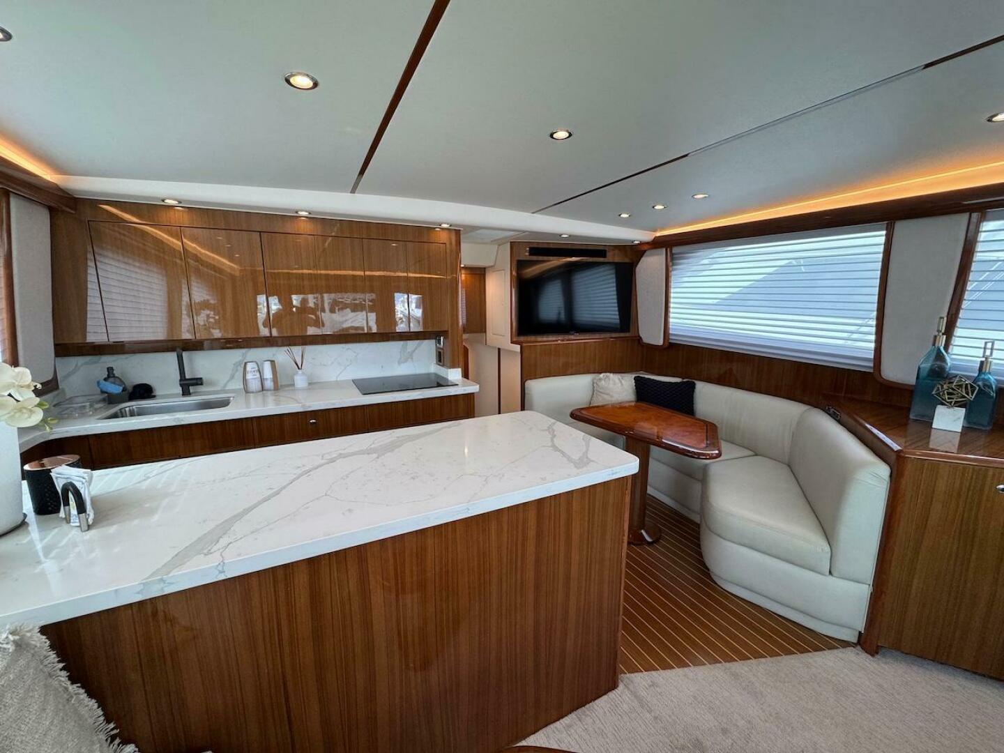 2007 Viking 52 Convertible "Daniela" - photo 3