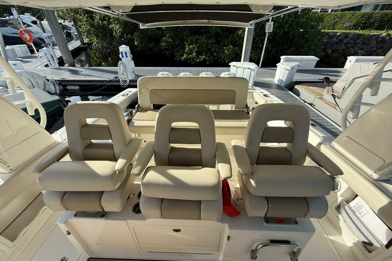 2020 Boston Whaler 420 Outrage - photo 3