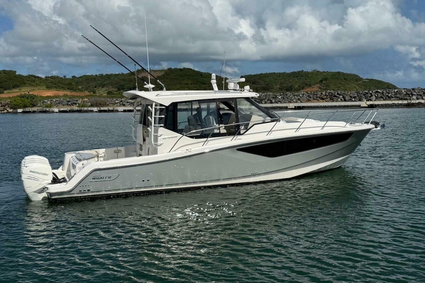 2021 Boston Whaler 405 Conquest "LA GRISSELLE" - photo 2