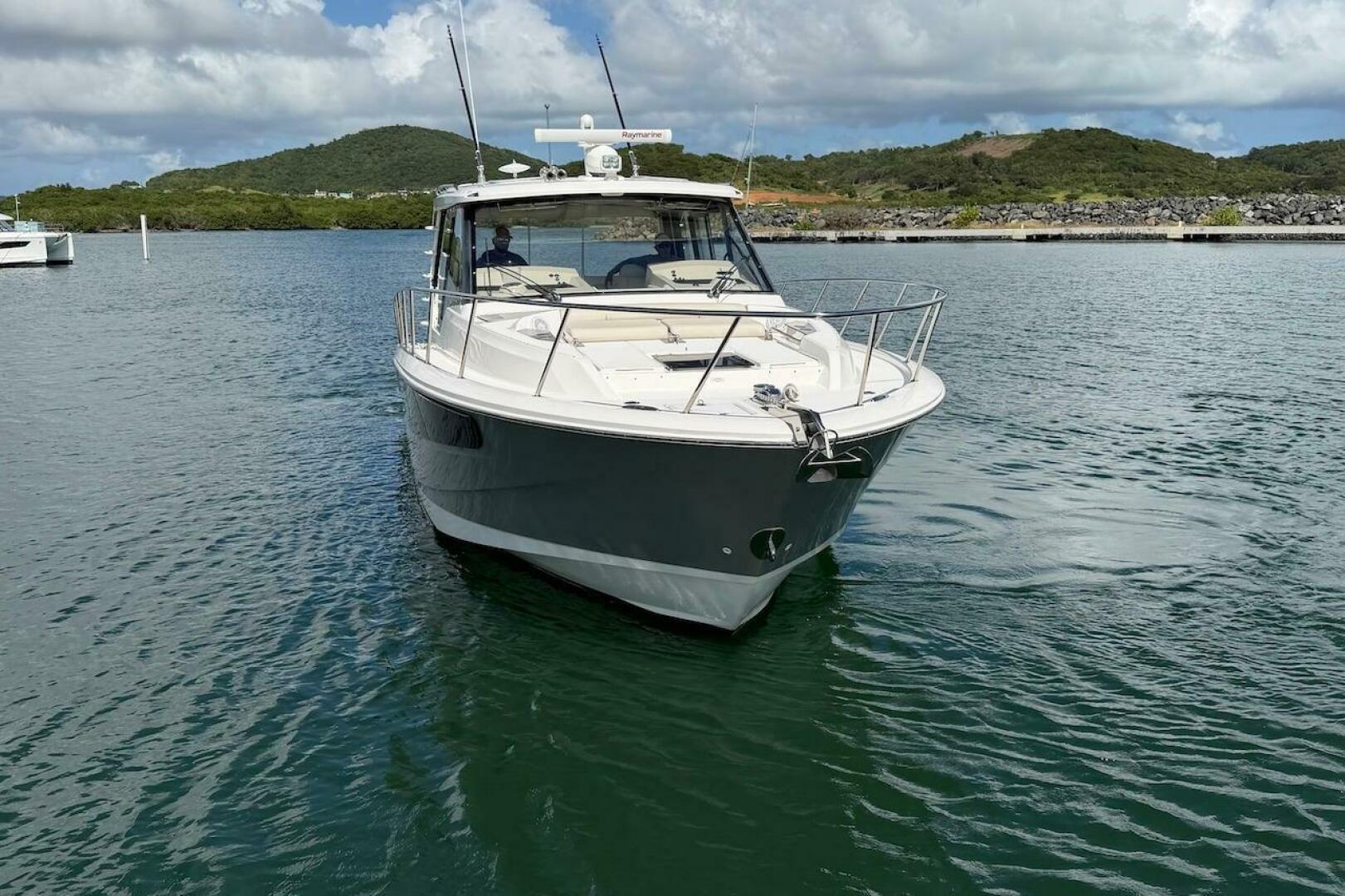 2021 Boston Whaler 405 Conquest "LA GRISSELLE" - photo 3