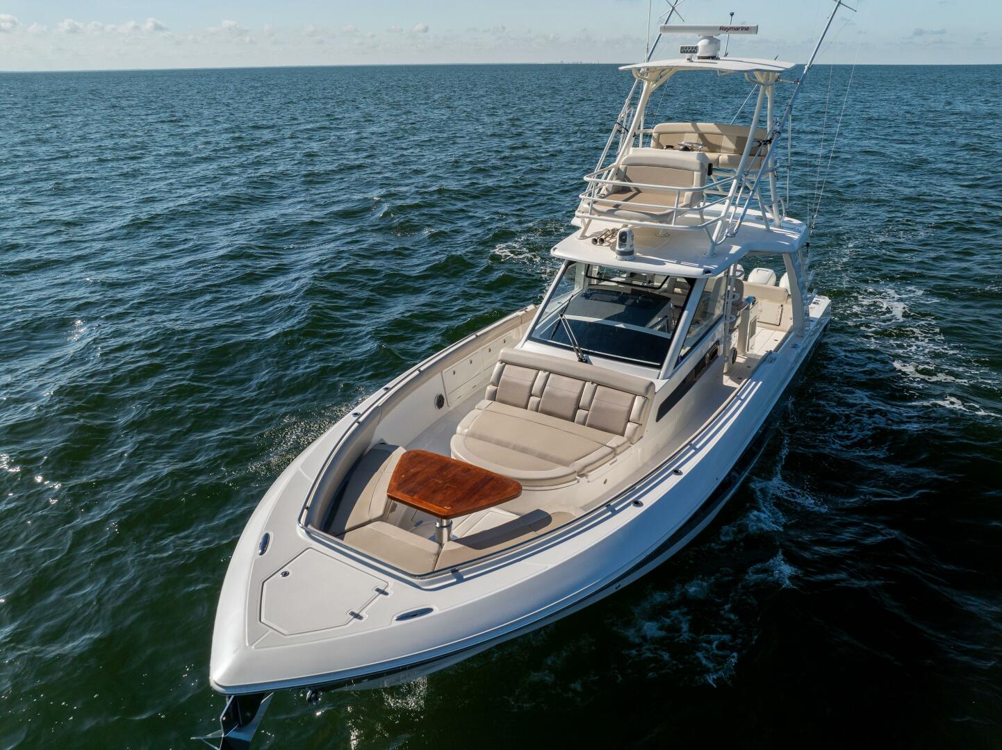 2021 Boston Whaler 420 Outrage "SMOKE SHOW" - photo 3