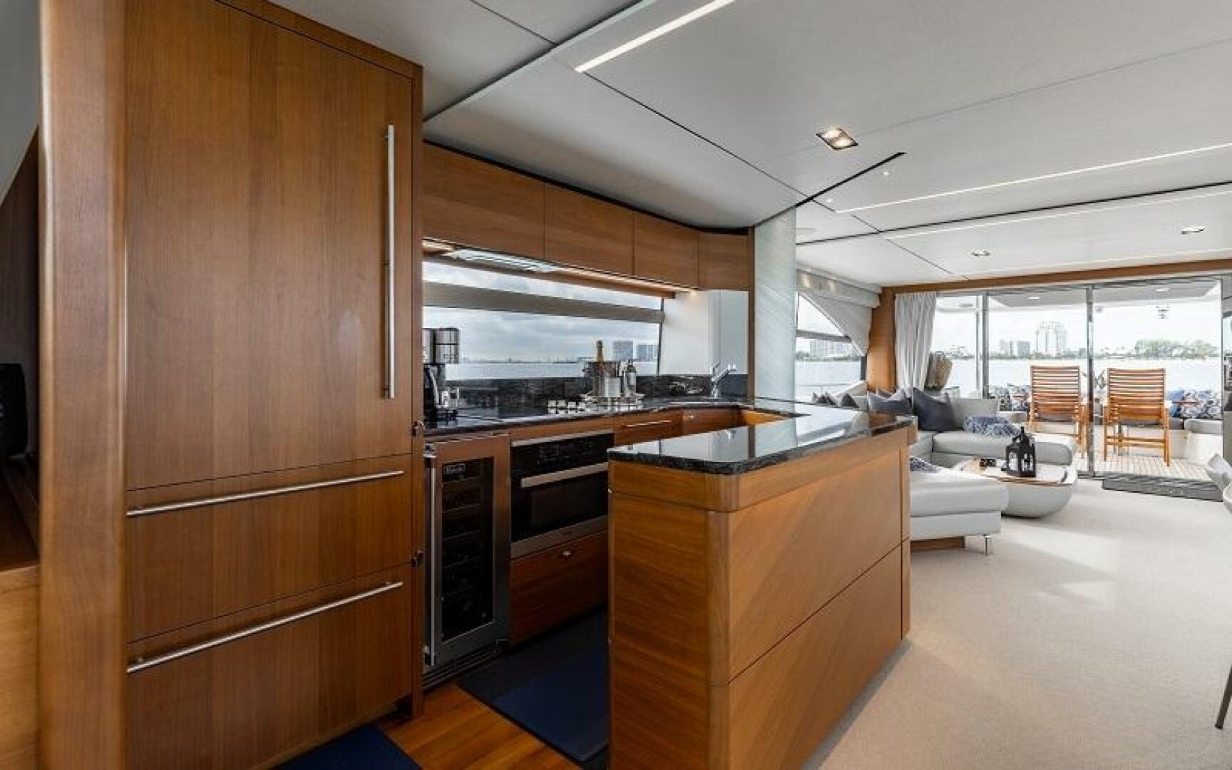 2017 Princess 75 Motor Yacht "LADY LUCKEY" - photo 3