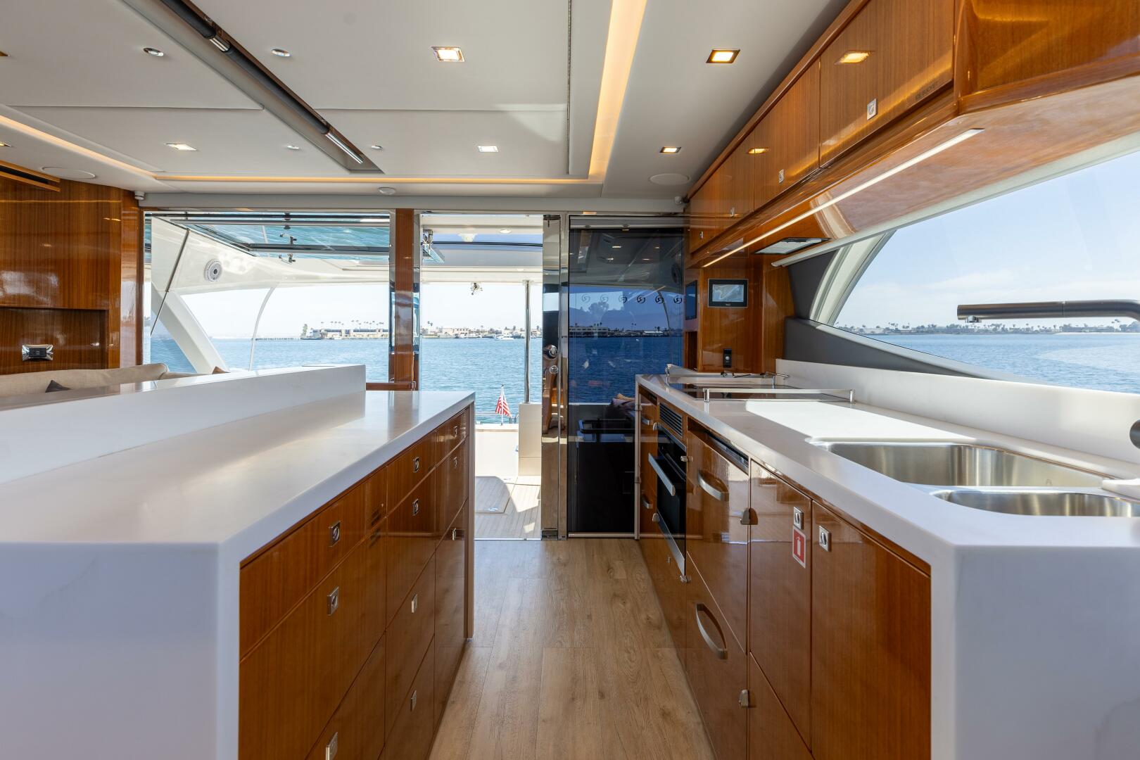 2023 Riviera 645 SUV "HERMOSA" - photo 3