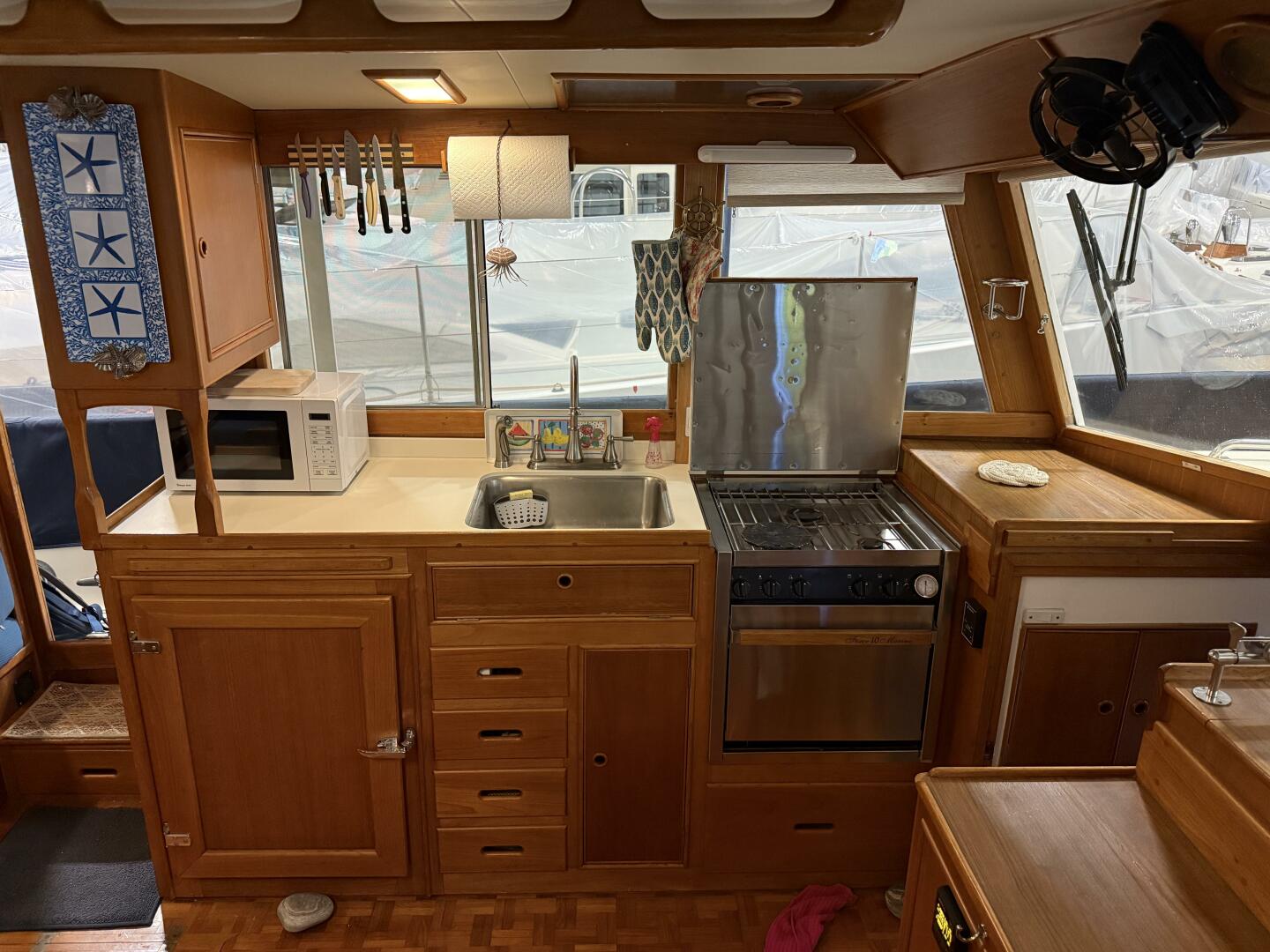 1991 Grand Banks 42 Classic "COCONUT" - photo 2