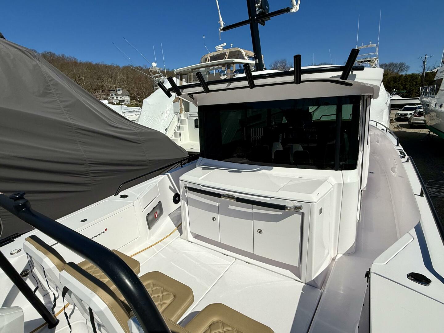 2021 Axopar 37 - photo 2