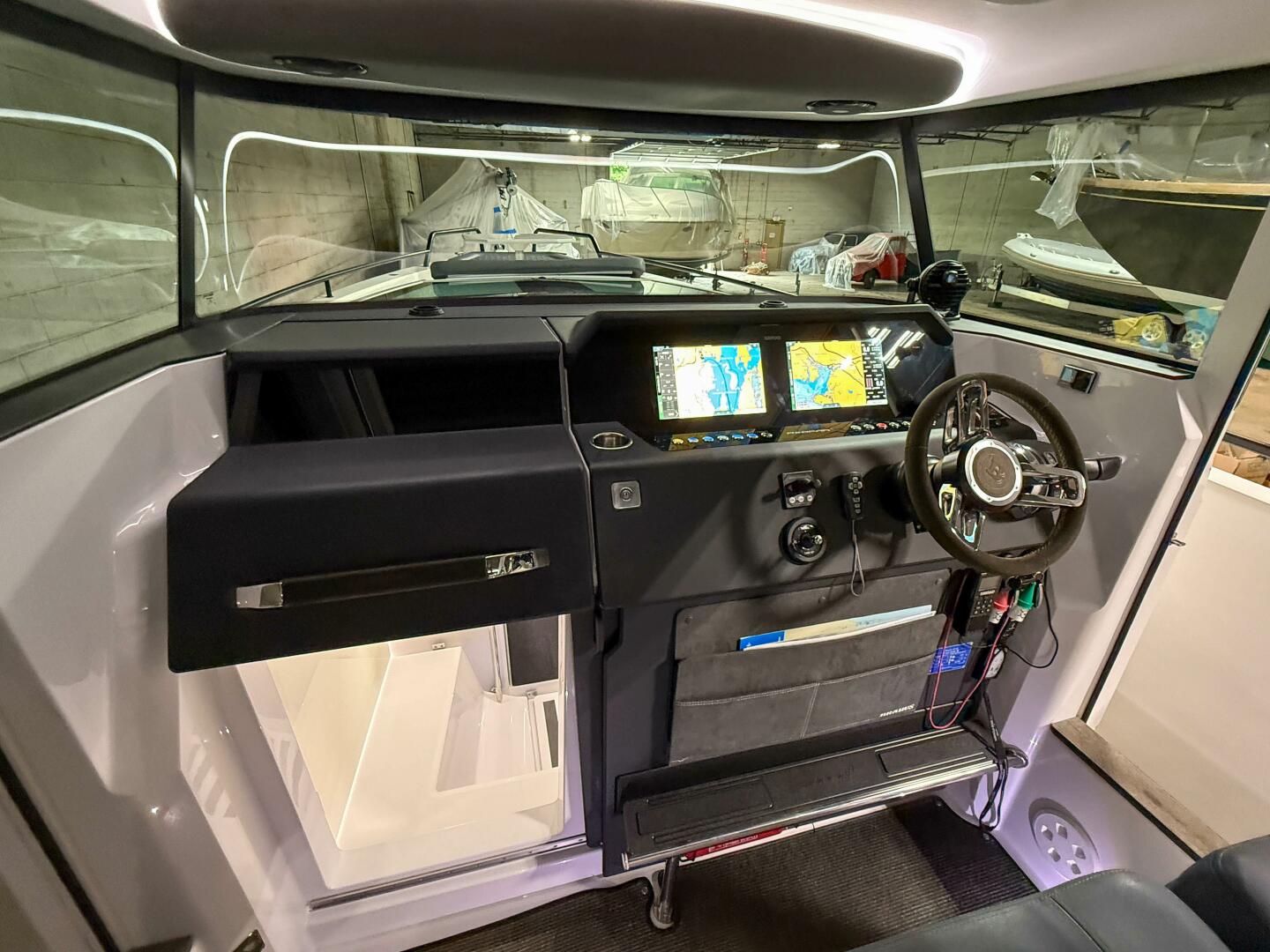 2020 Axopar 37 XC "Tiny Dancer" - photo 3