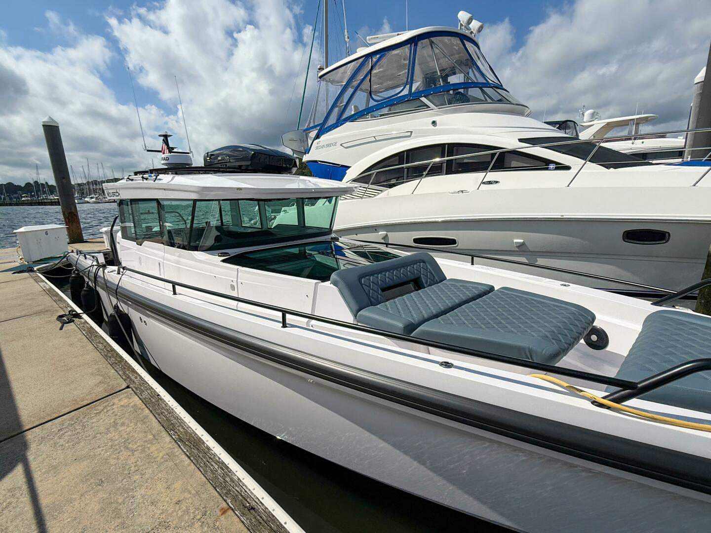2023 Axopar 37 XC AFT CABIN "Maverick" - photo 2