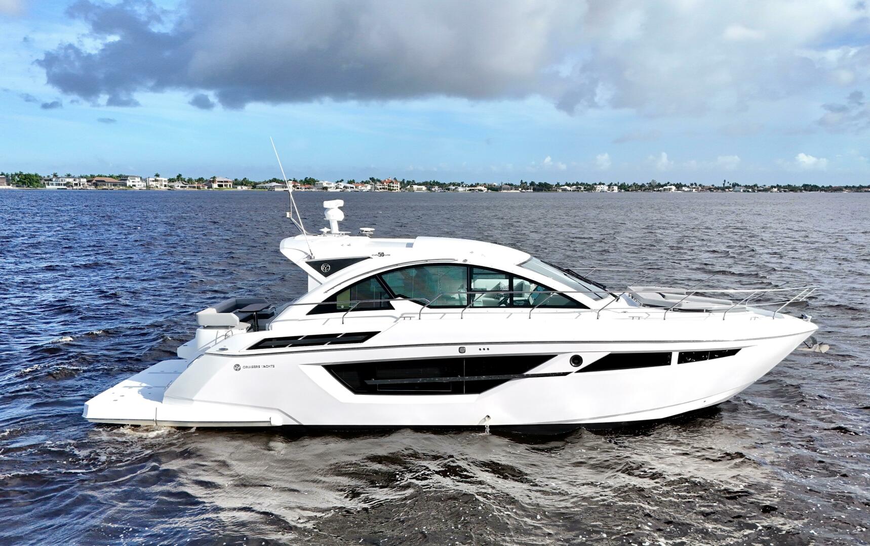 2020 Cruisers Yachts 50 Cantius "OCEAN VIEW" - photo 1