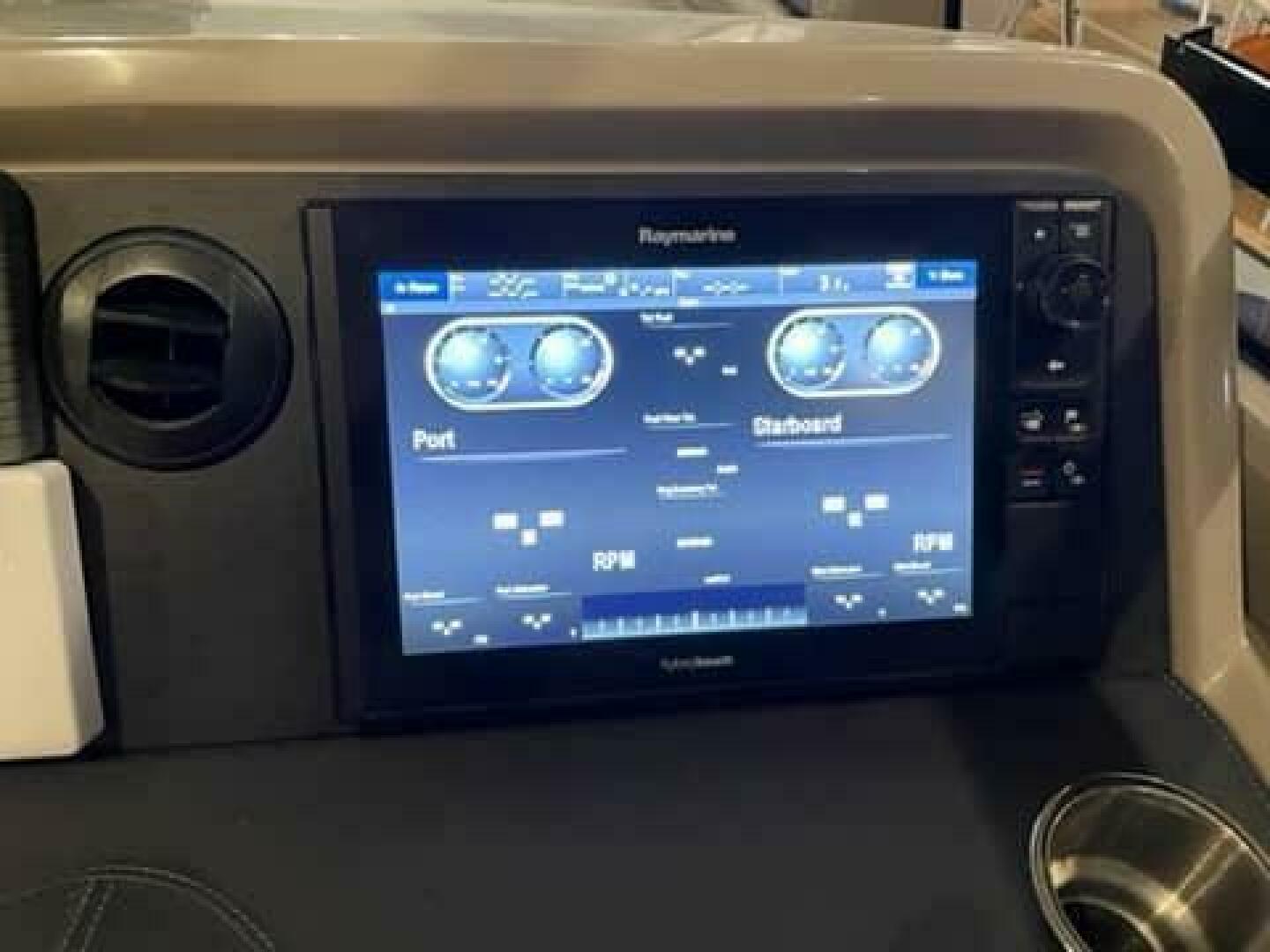2017 Sea Ray 460 Sundancer "Merrily Ann" - photo 3