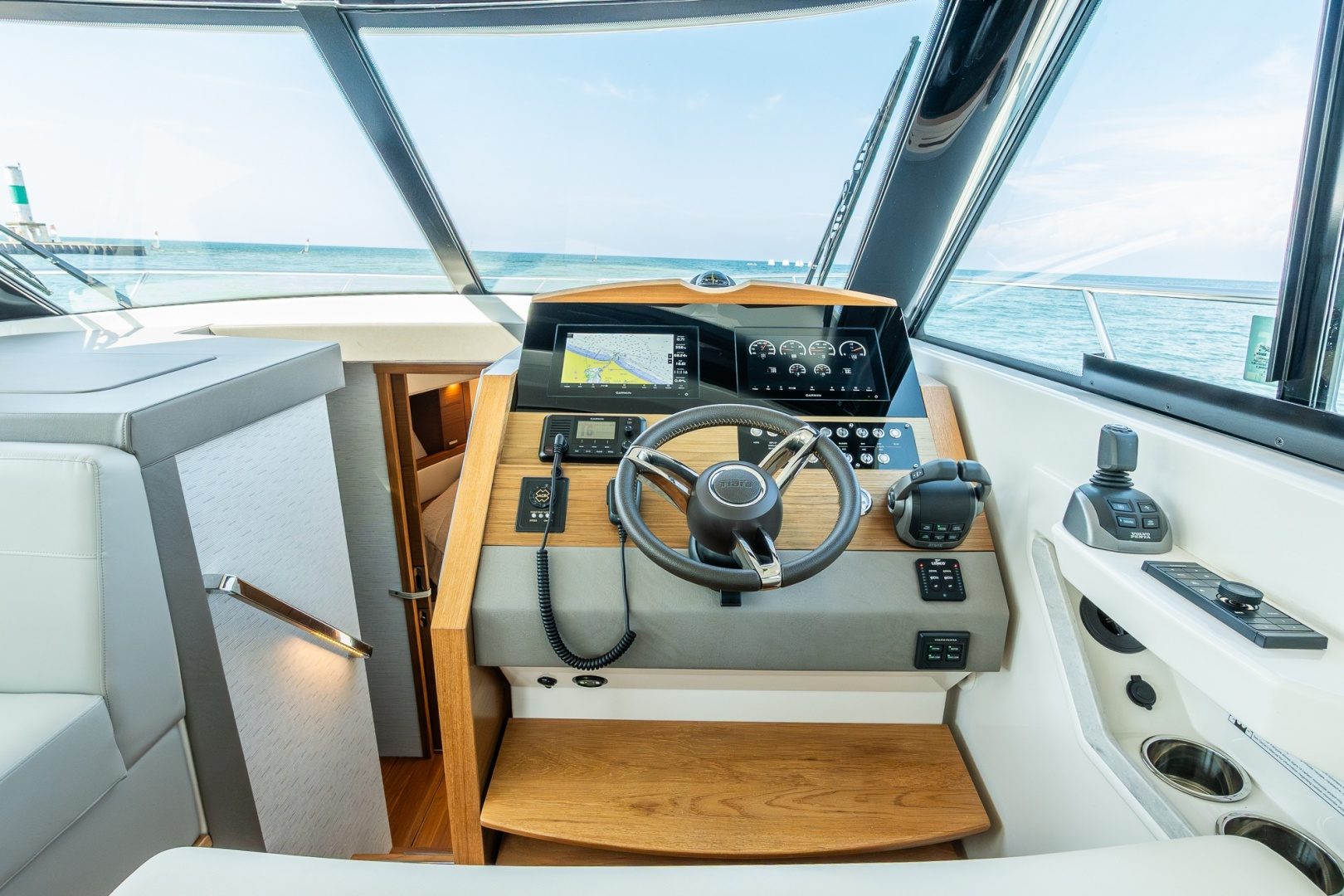 2023 Tiara Yachts 39 Coupe - photo 1
