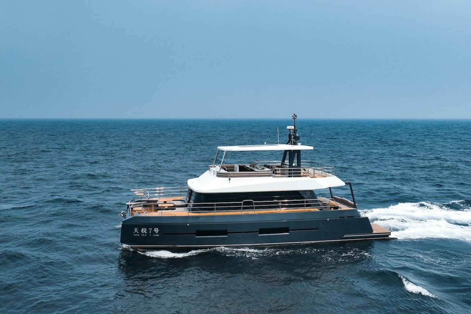2026 Diamond Yachts EF56 Power Catamaran "Diamond Yachts EF56 Power Catamaran" - photo 3