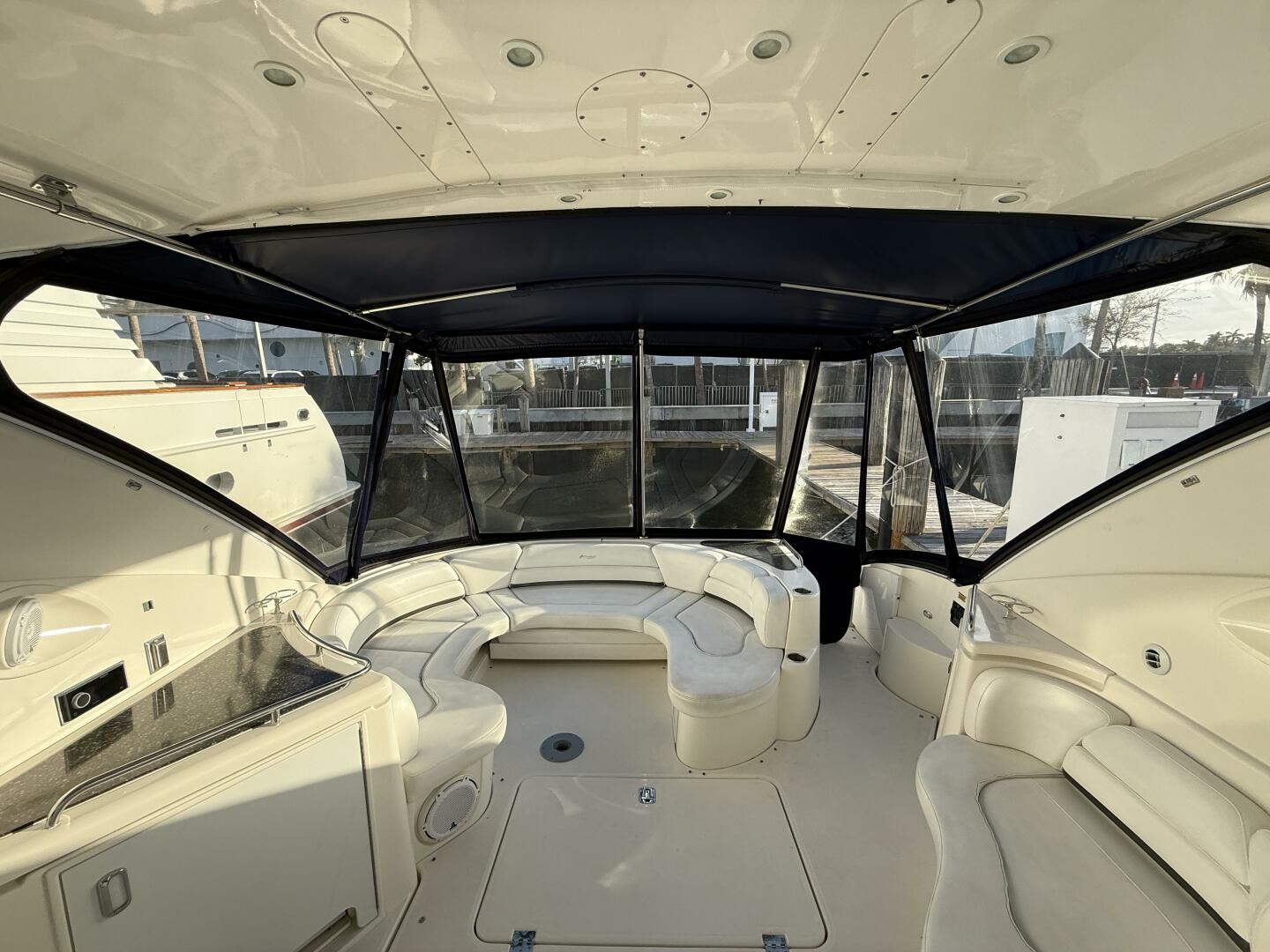 2007 Cruisers Yachts 560 Express - photo 3