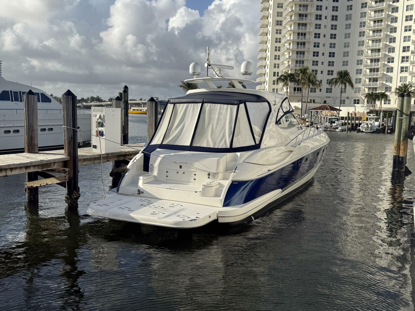 2007 Cruisers Yachts 560 Express - photo 1