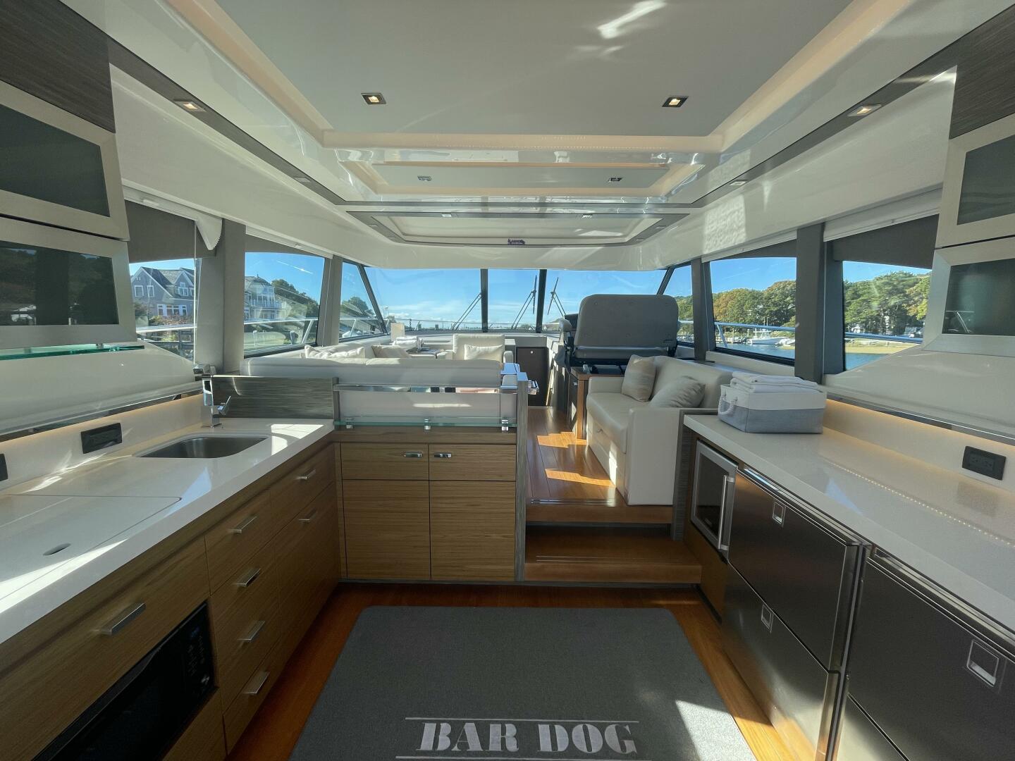 2020 Tiara Yachts C53 Coupe "BAR DOG" - photo 2