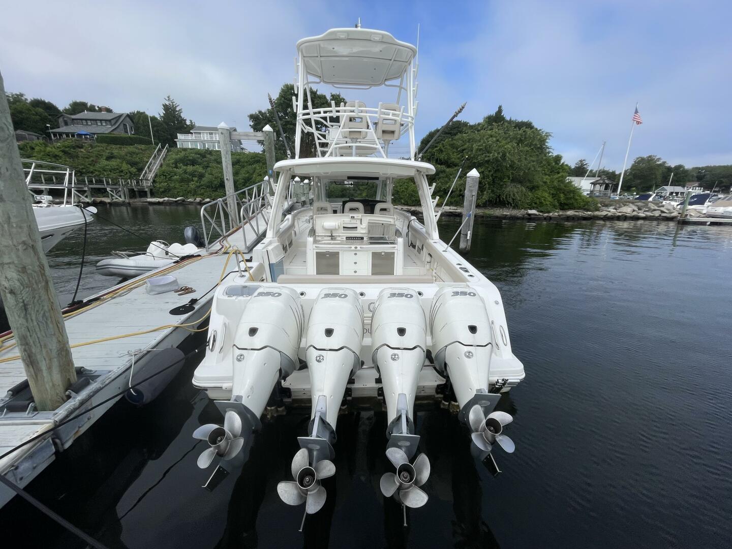 2017 Boston Whaler Outrage - photo 2