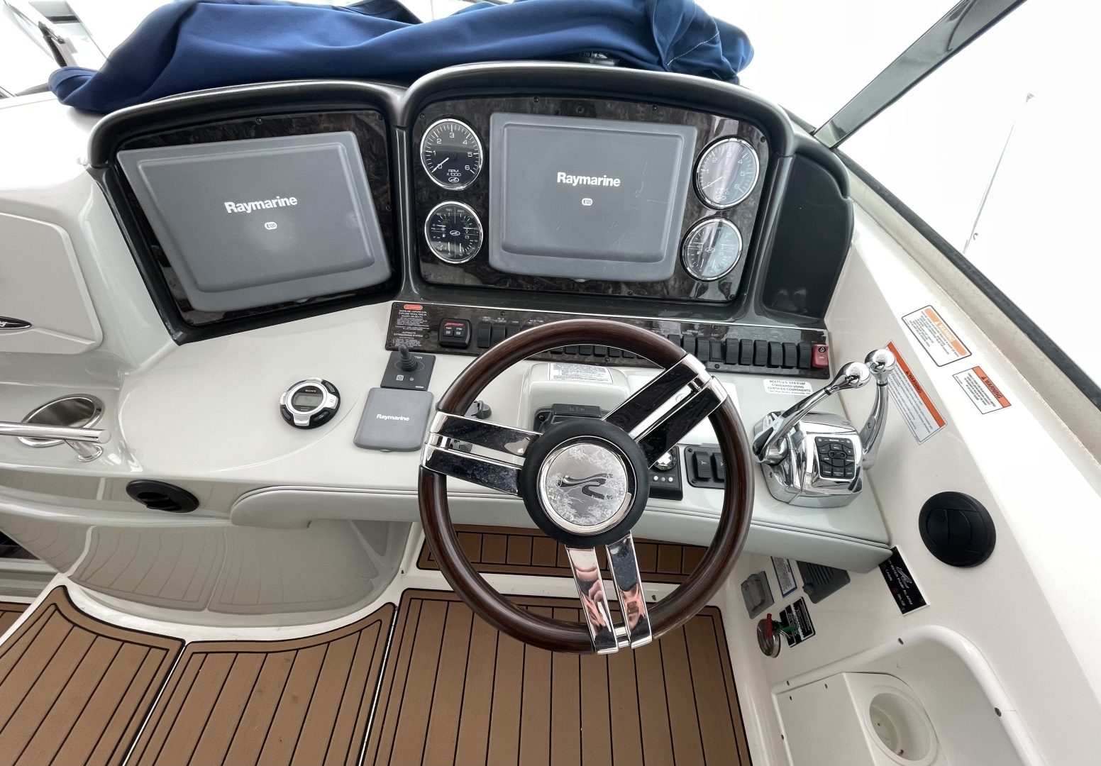 2010 Sea Ray 390 Sundancer - photo 3
