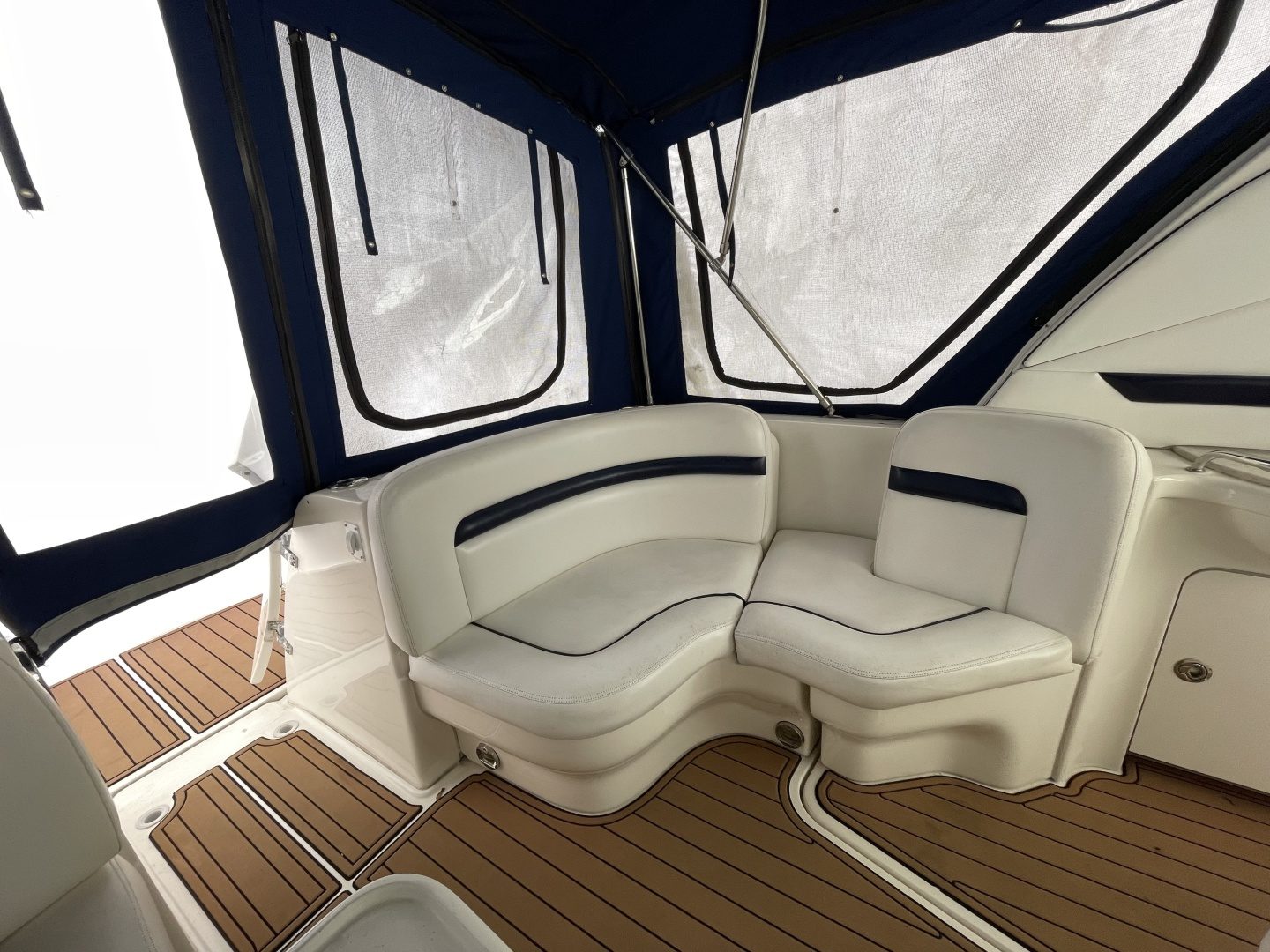 2010 Sea Ray 390 Sundancer - photo 2