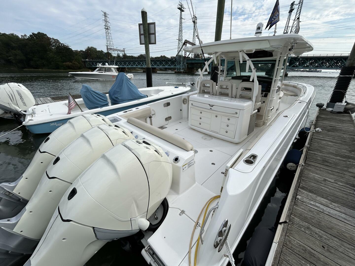 2017 Boston Whaler 370 Outrage - photo 2