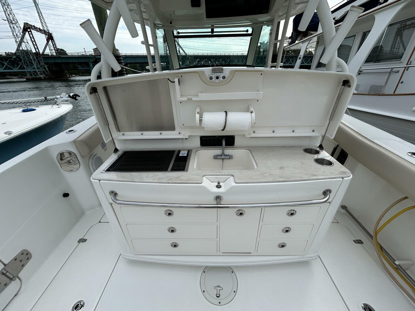 2017 Boston Whaler 370 Outrage - photo 3