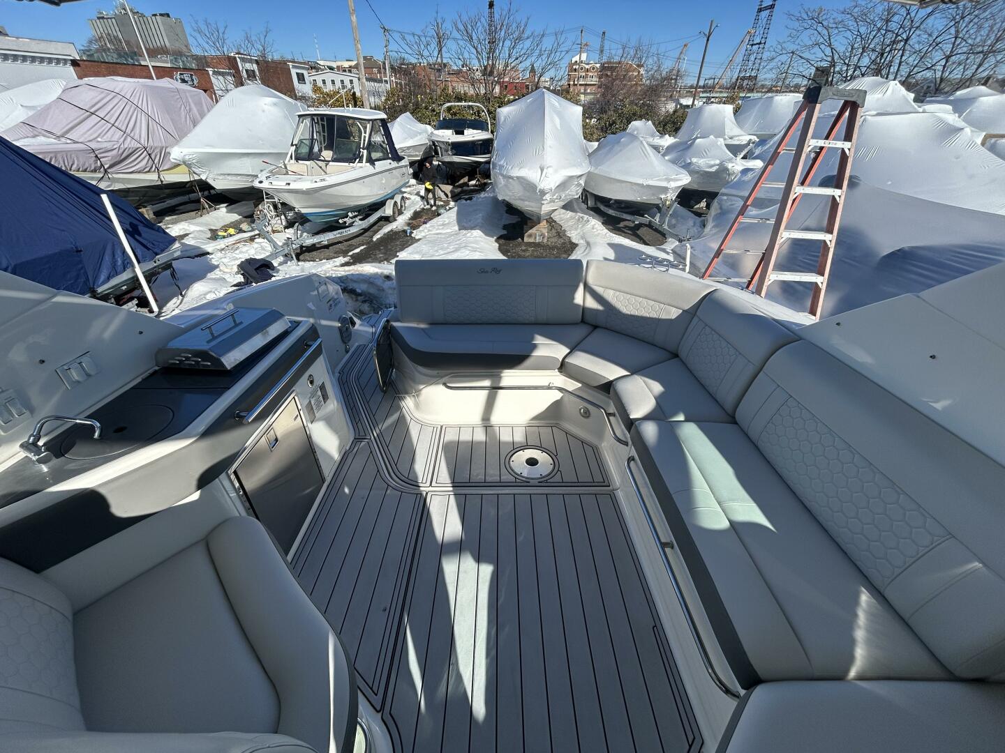 2021 Sea Ray 320 Sundancer - photo 2