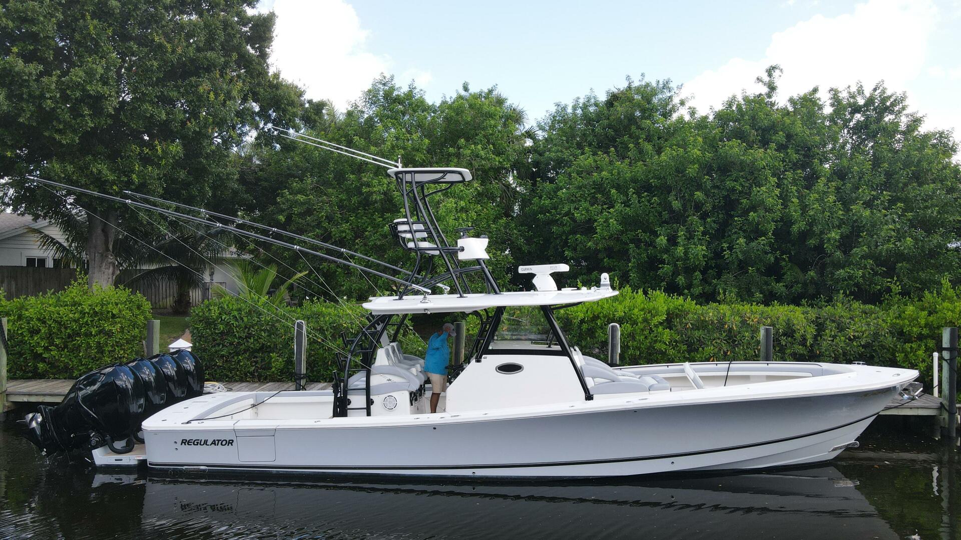 2020 Regulator 41 "Grey Hull" - photo 1