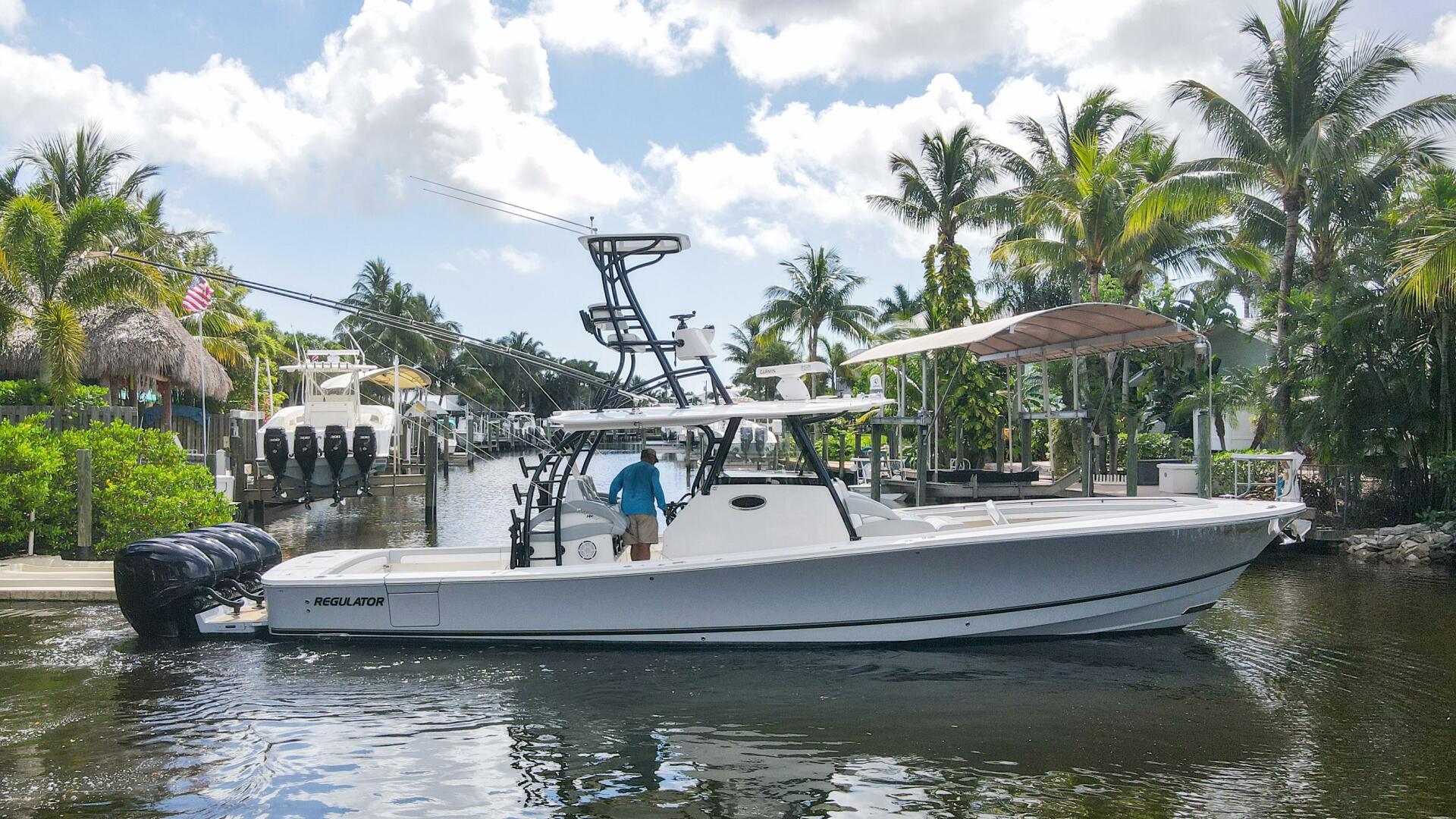 2020 Regulator 41 "Grey Hull" - photo 2
