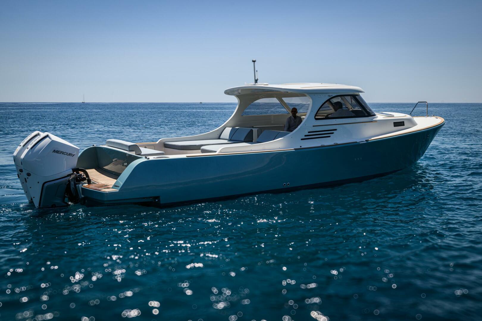 2025 Toy Marine 39 Outboard - photo 2