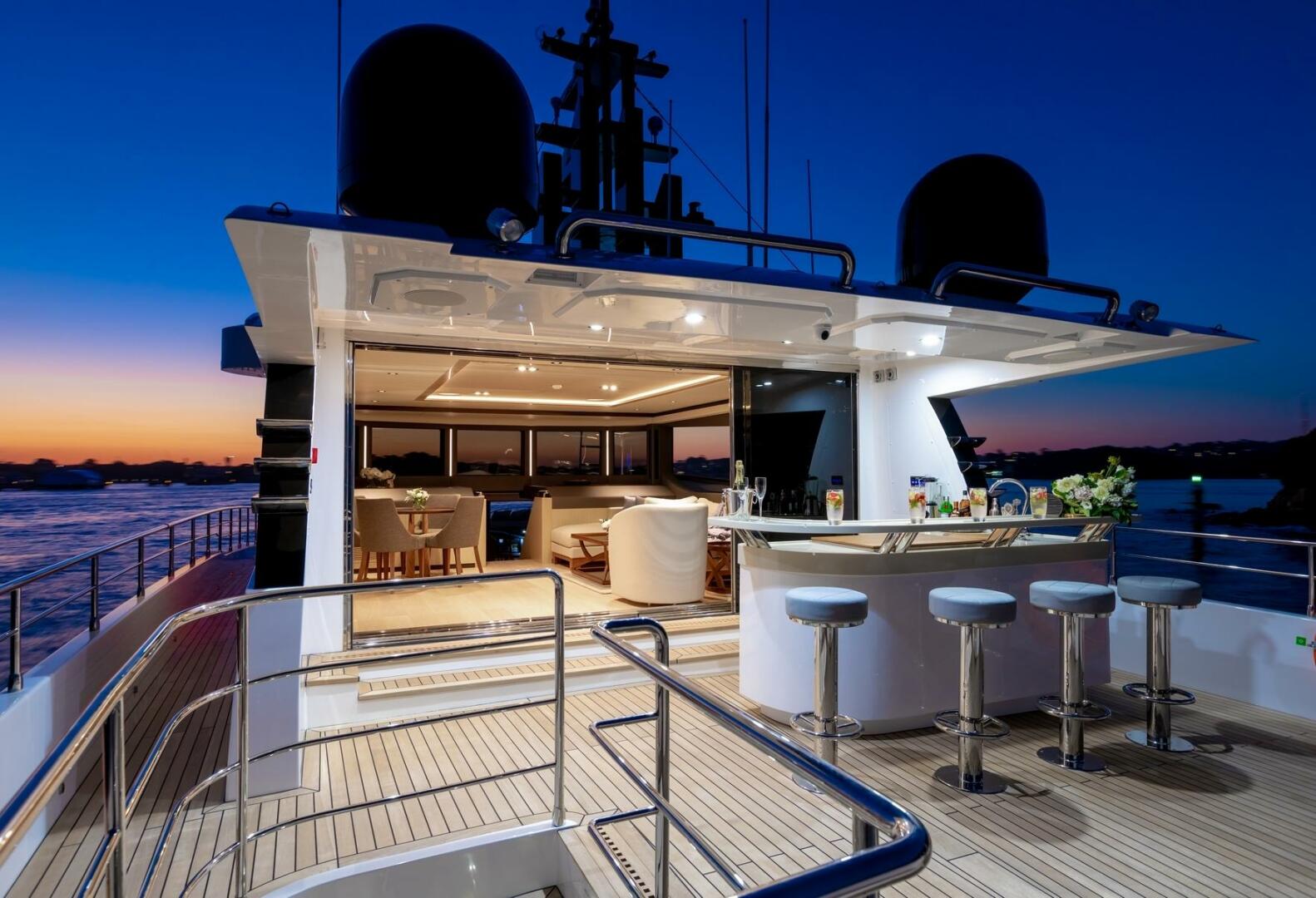 2024 Gulf Craft Majesty 100 - photo 3