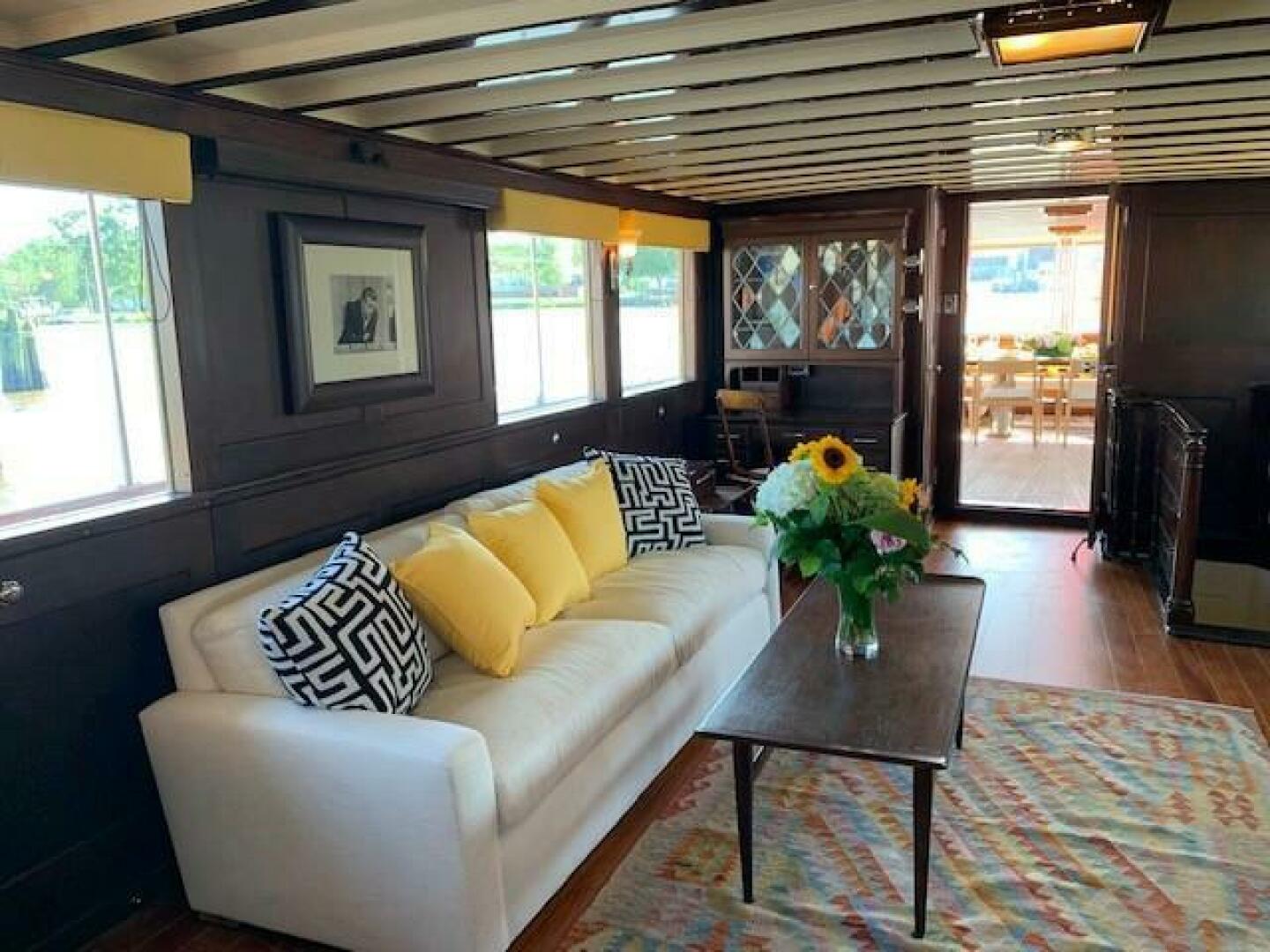 1947 Trumpy Raised Pilot House "Timeless" - photo 3