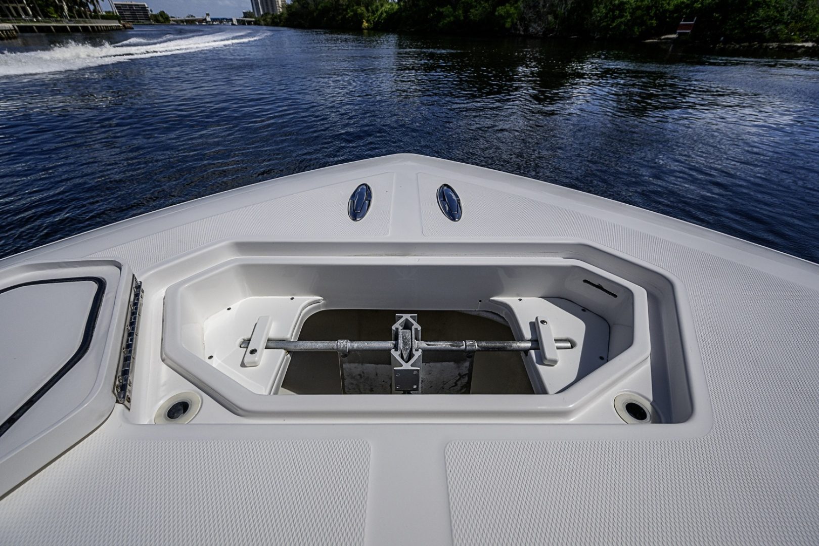 2015 Invincible 42 Open Fisherman - photo 3