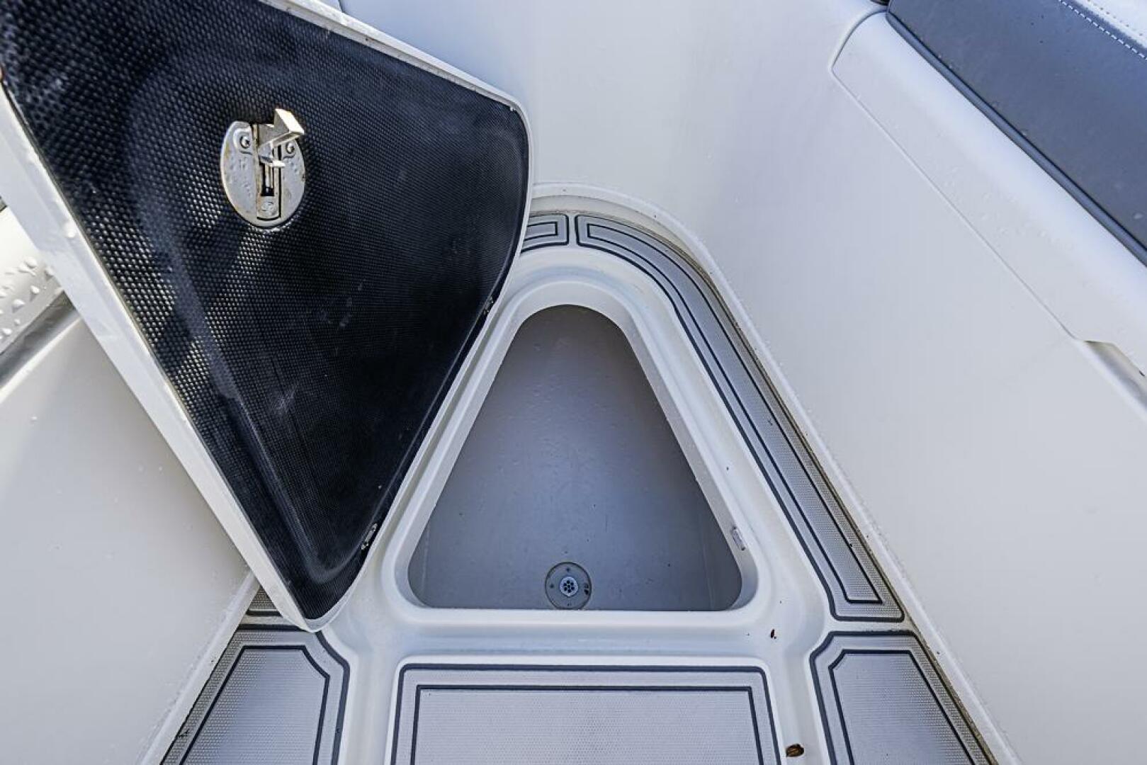 2011 Yellowfin 39 Offshore "QUEST" - photo 2