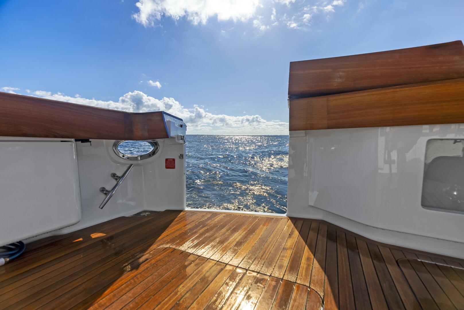 2019 Viking 80 Convertible - photo 2