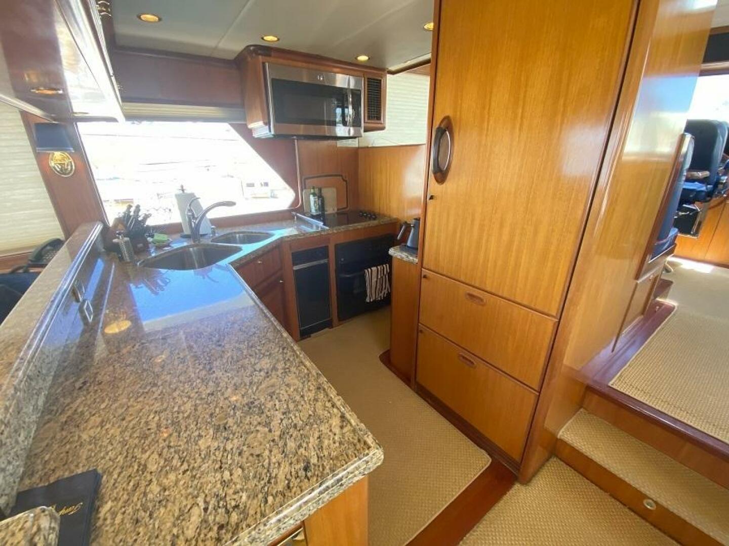 2005 Offshore Yachts "Tempus Fugit II" - photo 3