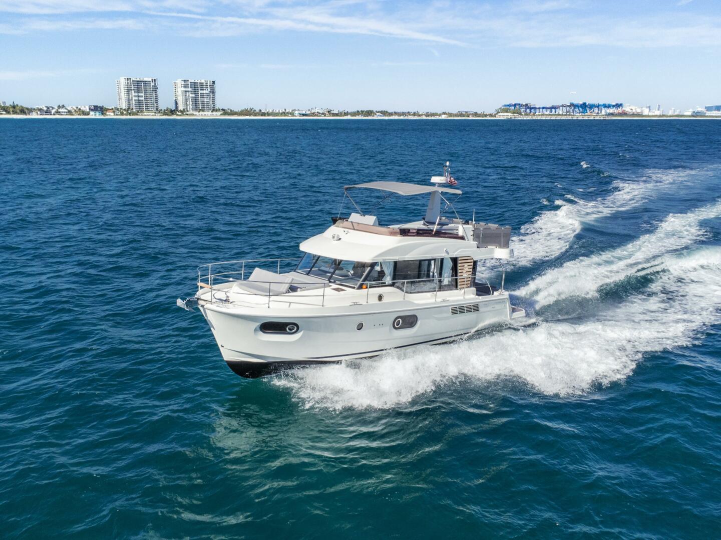 2025 Beneteau "Carolina Blues" - photo 3