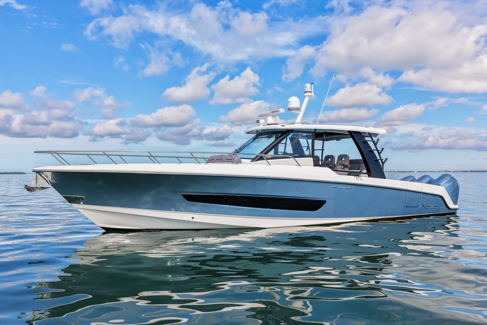 2023 Boston Whaler - photo 3