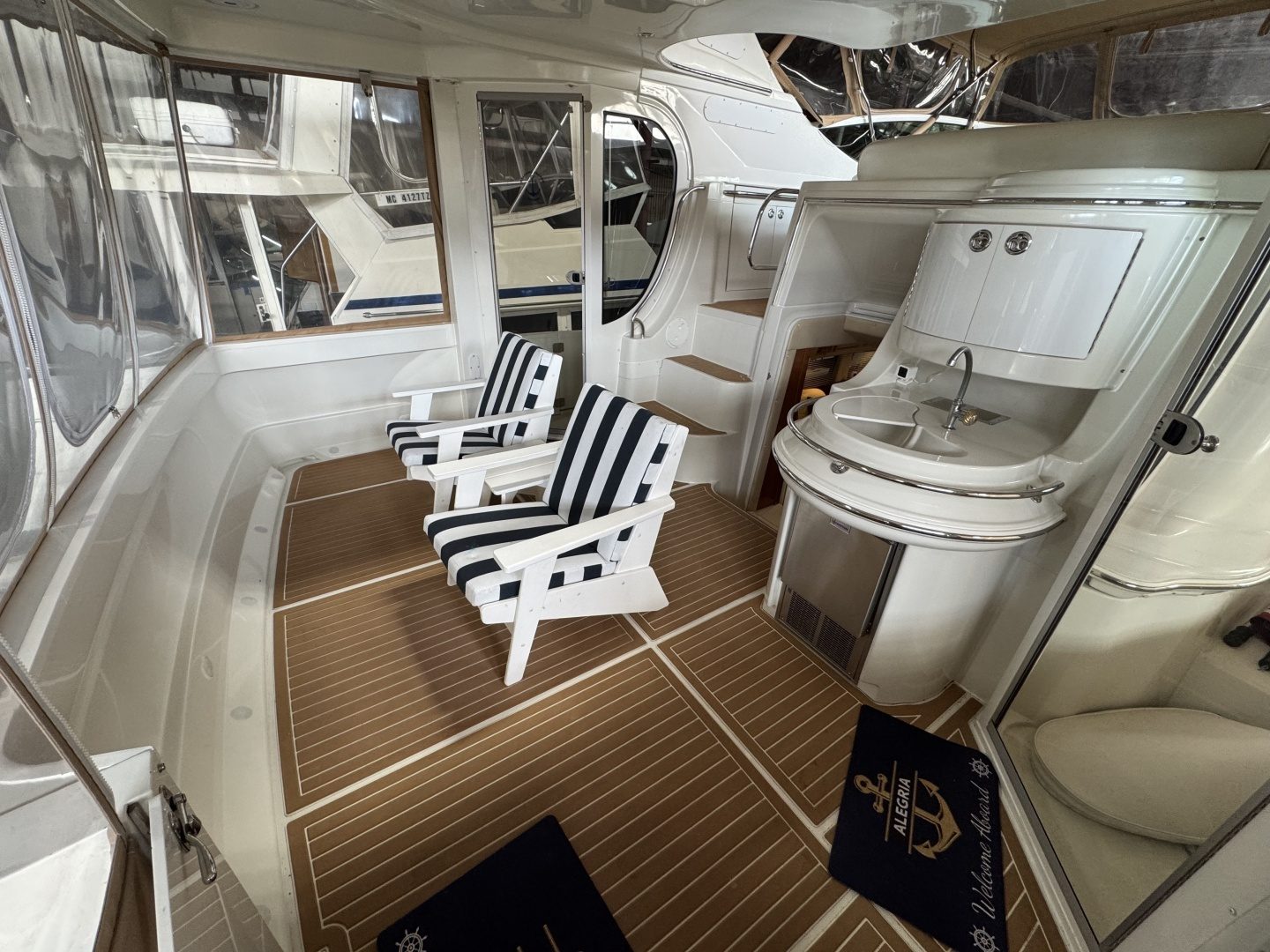 2004 Carver 466 Motor Yacht - photo 1