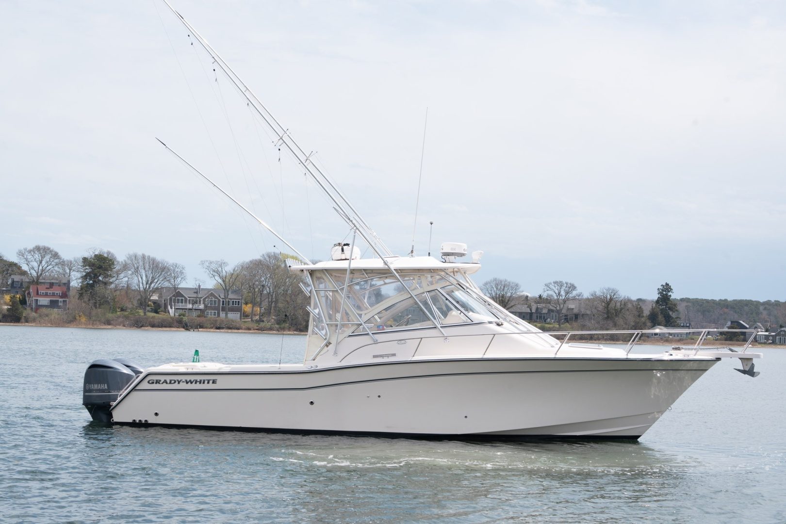 2009 Grady-White Express 330 "DEVY-DO" - photo 2